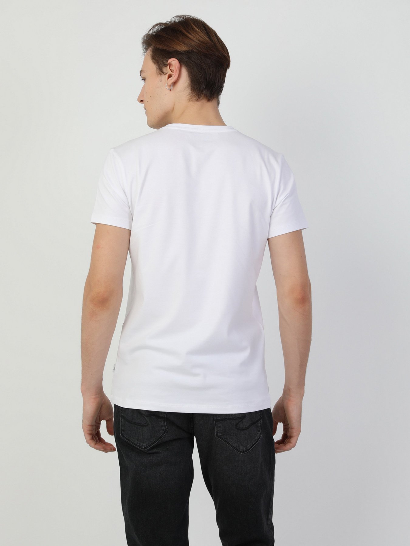 Футболки и поло Colin’s модель CLTKTMTSH0240850WHT Футболки и поло Colin’s модель CLTKTMTSH0240850WHT Фото