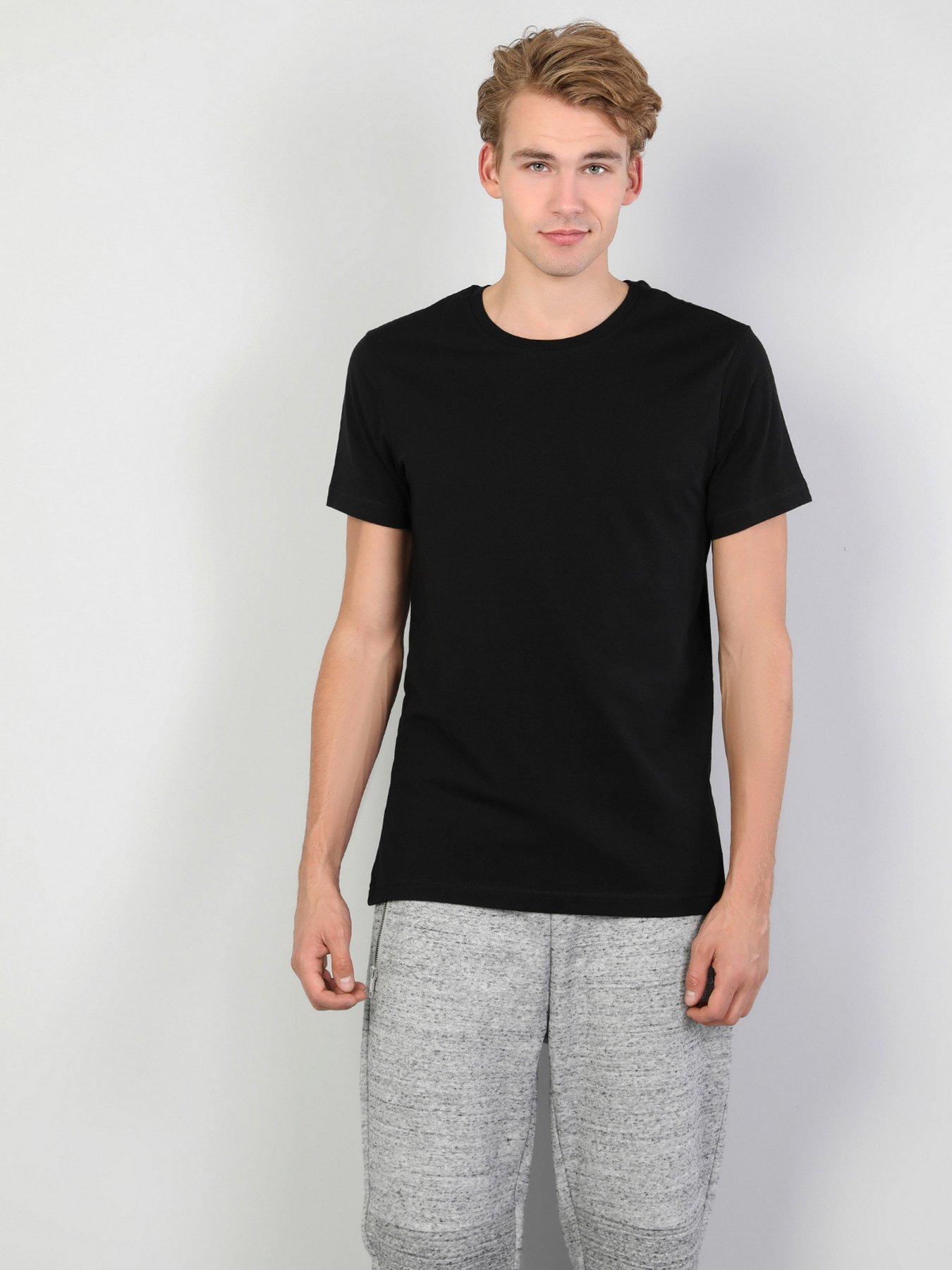 Футболки і поло Colin’s модель CLTKTTSHM0022575BLK Футболки і поло Colin’s модель CLTKTTSHM0022575BLK Фото