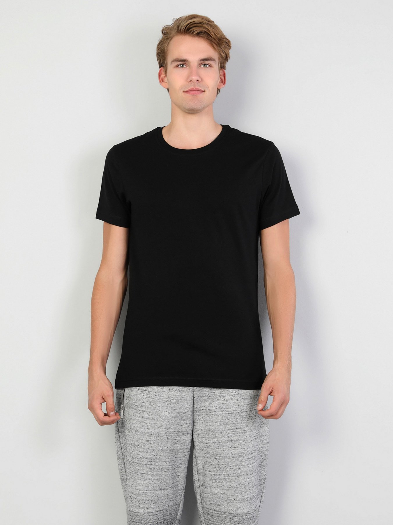 Футболки і поло Colin’s модель CLTKTTSHM0022575BLK Футболки і поло Colin’s модель CLTKTTSHM0022575BLK Фото