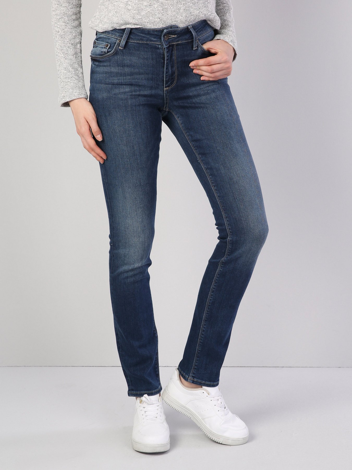 Прямі джинси Colin’s 703 Carla модель CL1041215DN40035 Фото