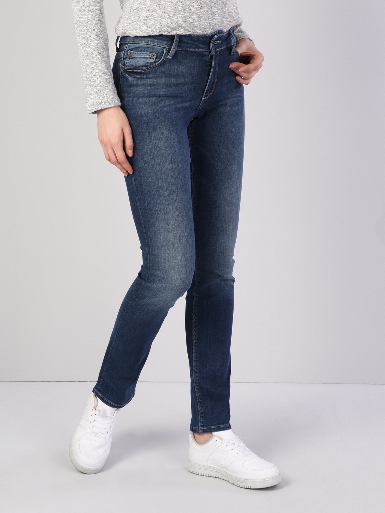 Прямі джинси Colin’s 703 Carla модель CL1041215DN40035 Фото
