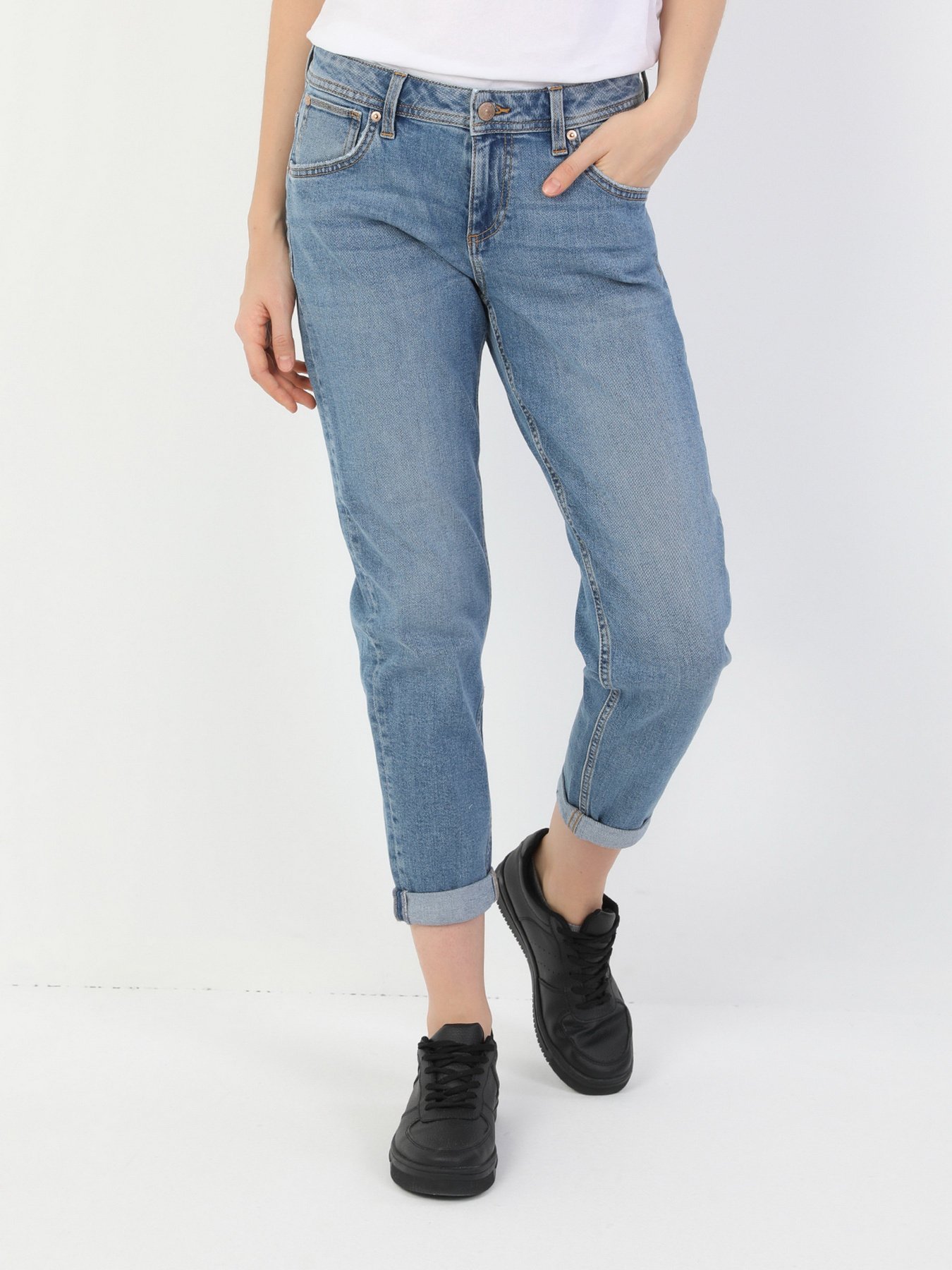 Бойфренды Colin’s 893 Julia модель CL1043090DN09800 Фото