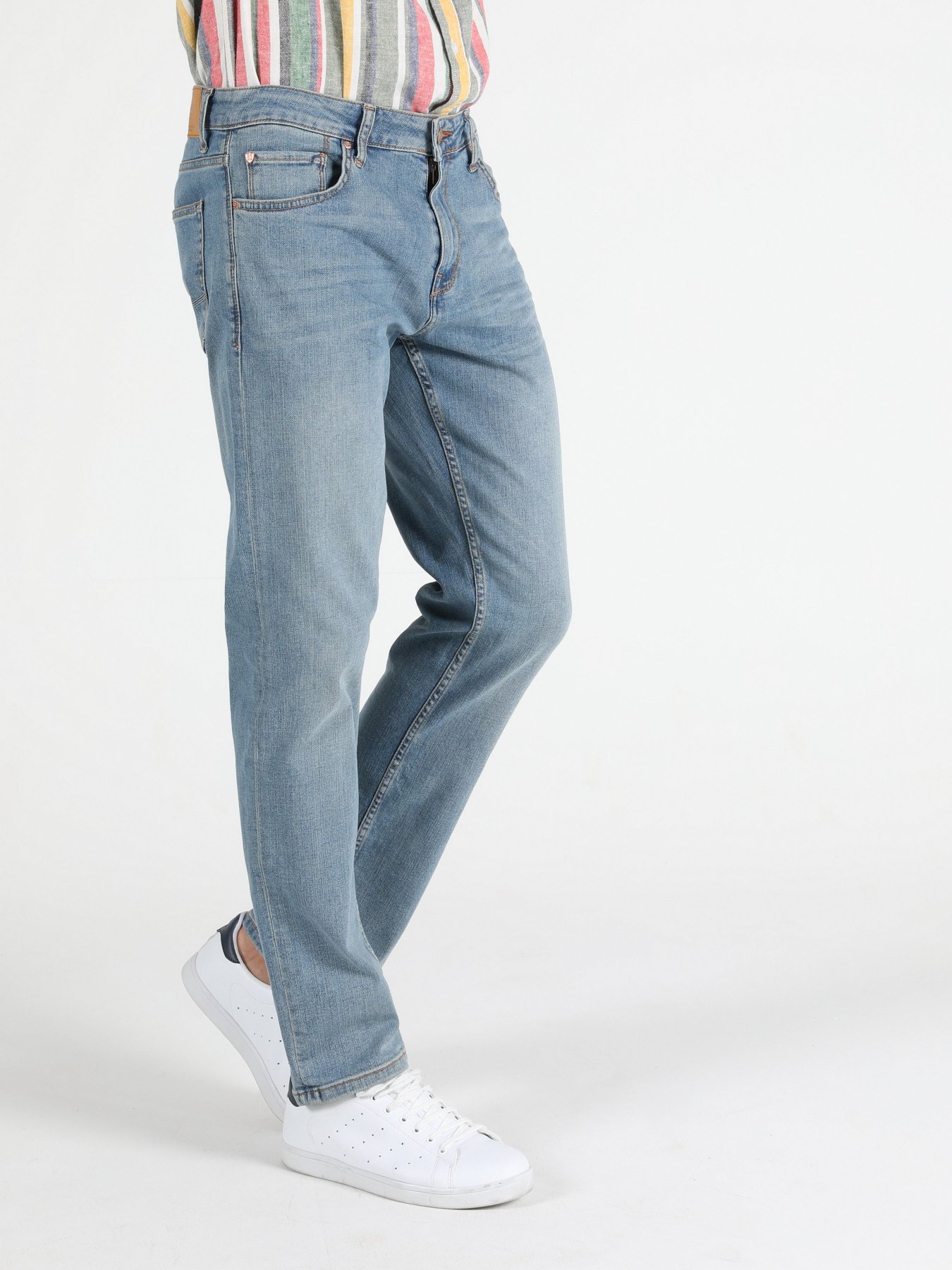 Прямые джинсы Colin’s модель CL1049627DN03942 Прямые джинсы Colin’s модель CL1049627DN03942 Фото