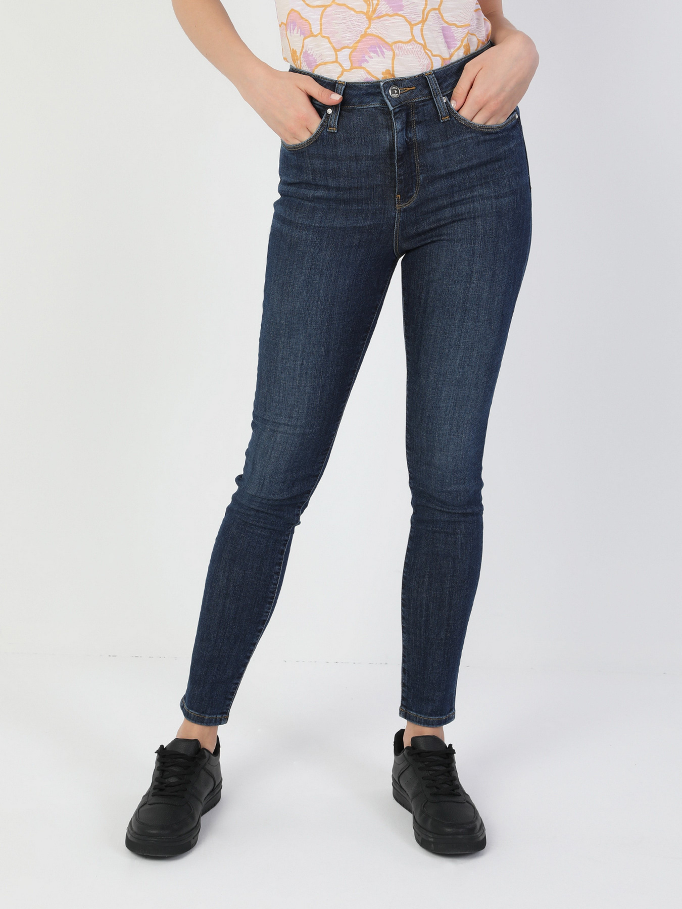 Зауженные джинсы Colin’s 760 Diana модель CL1049657DN02323 Фото