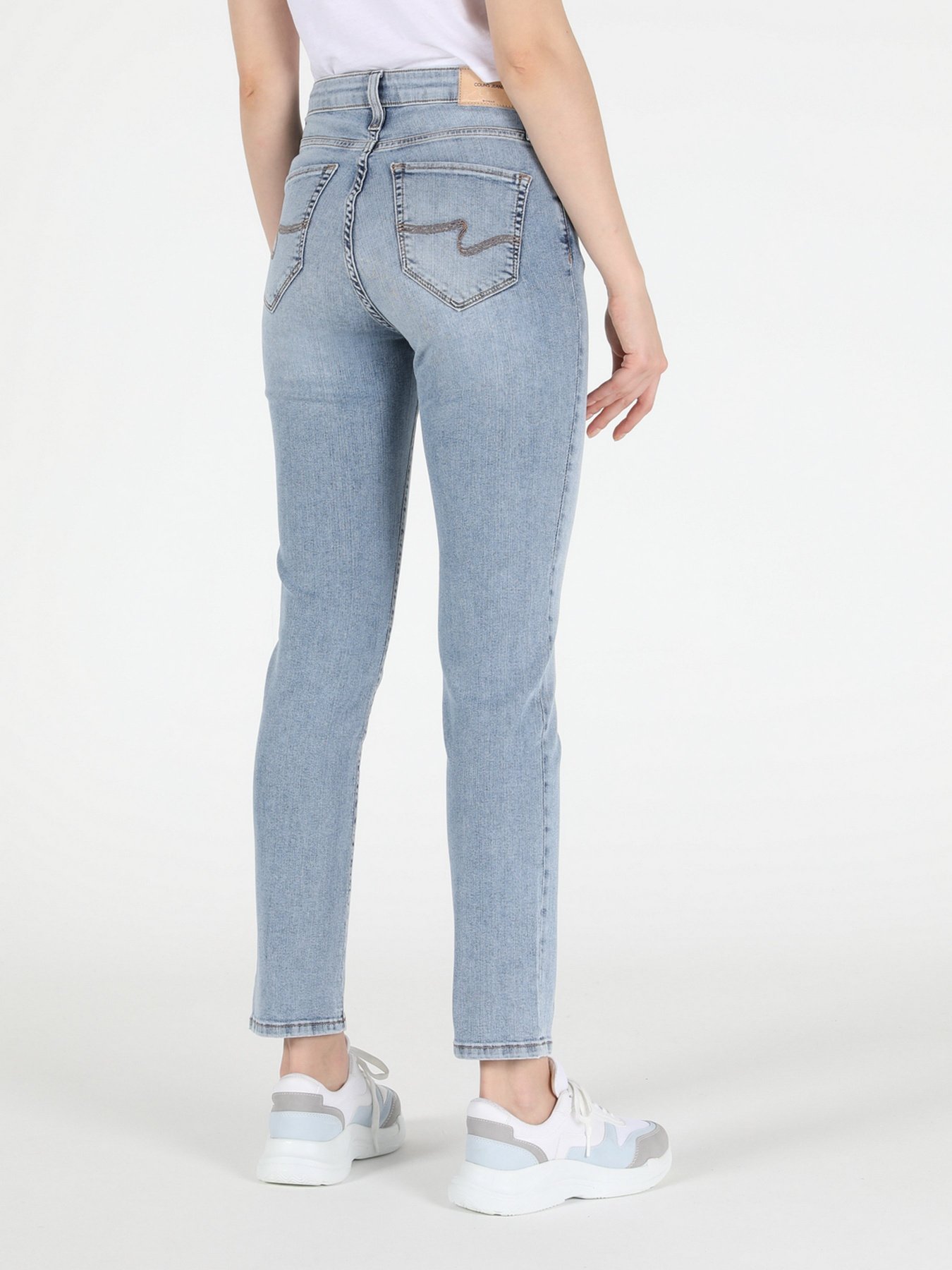 Зауженные джинсы Colin’s 703 Carla модель CL1049665DN00888 Фото