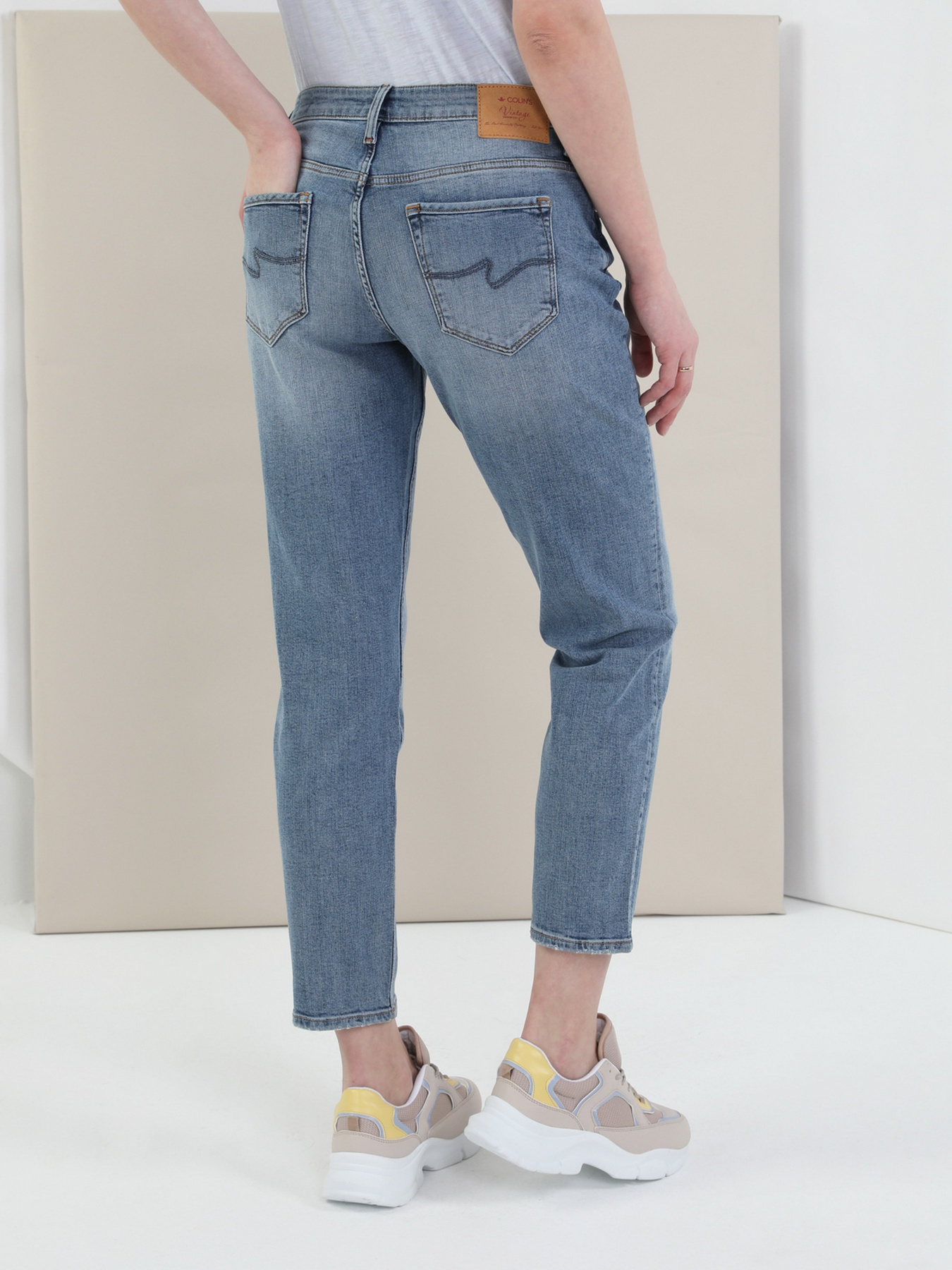 Бойфренды Colin’s 892 Alina модель CL1049676DN40997 Бойфренды Colin’s 892 Alina модель CL1049676DN40997 Фото