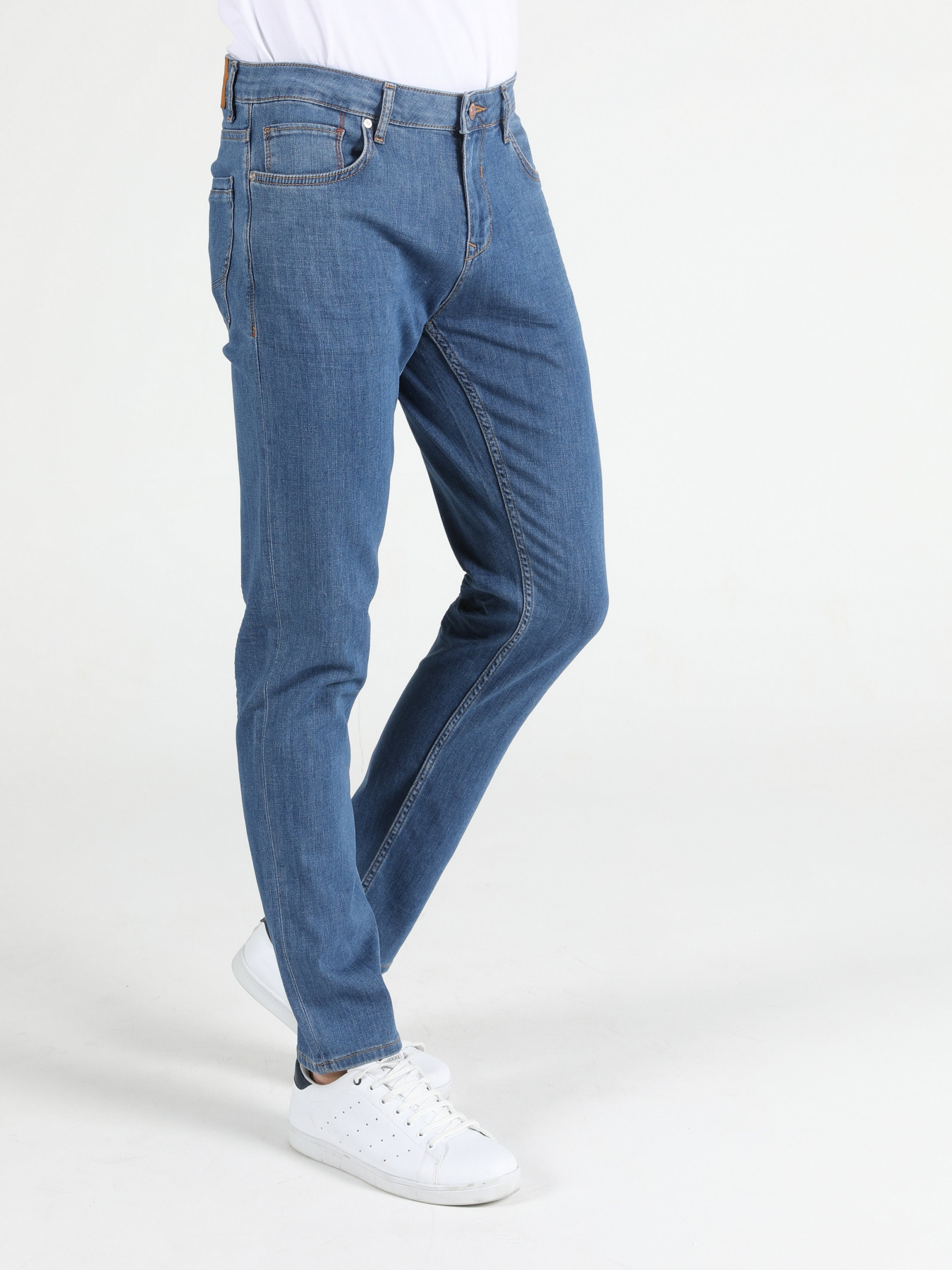 Прямые джинсы Colin’s 044 Karl модель CL1050246DN41049 Прямые джинсы Colin’s 044 Karl модель CL1050246DN41049 Фото