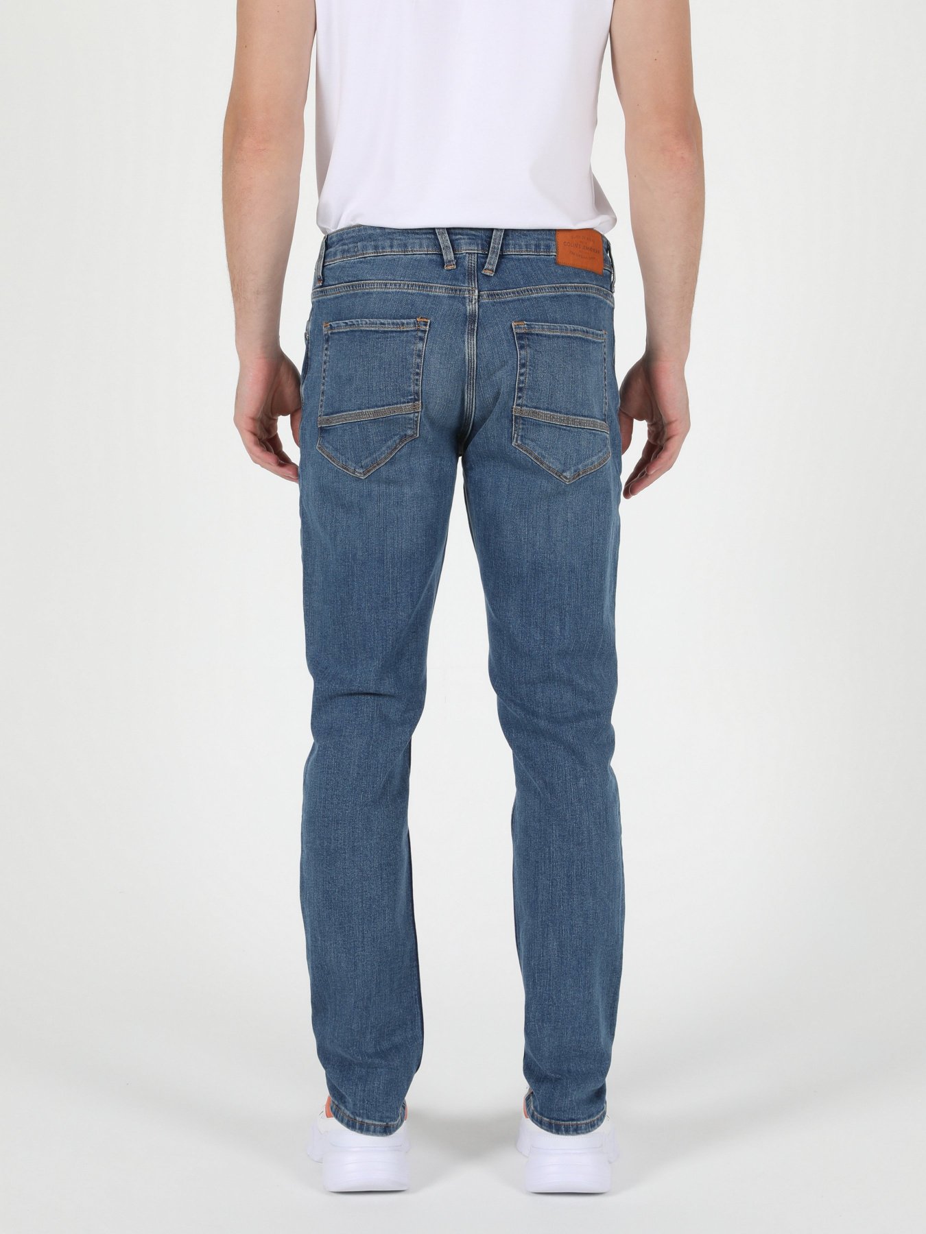 Прямые джинсы Colin’s 044 Karl модель CL1051688DN40539 Прямые джинсы Colin’s 044 Karl модель CL1051688DN40539 Фото