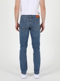 Прямые джинсы Colin’s 044 Karl модель CL1051688DN40539 Прямые джинсы Colin’s 044 Karl модель CL1051688DN40539 Фото