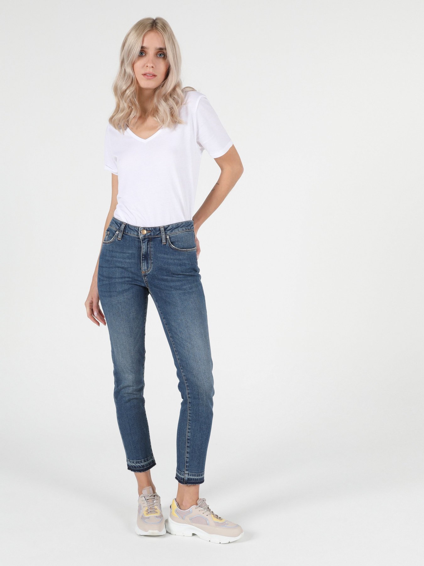 Зауженные джинсы Colin’s 703 Carla модель CL1051957DN41119 Фото