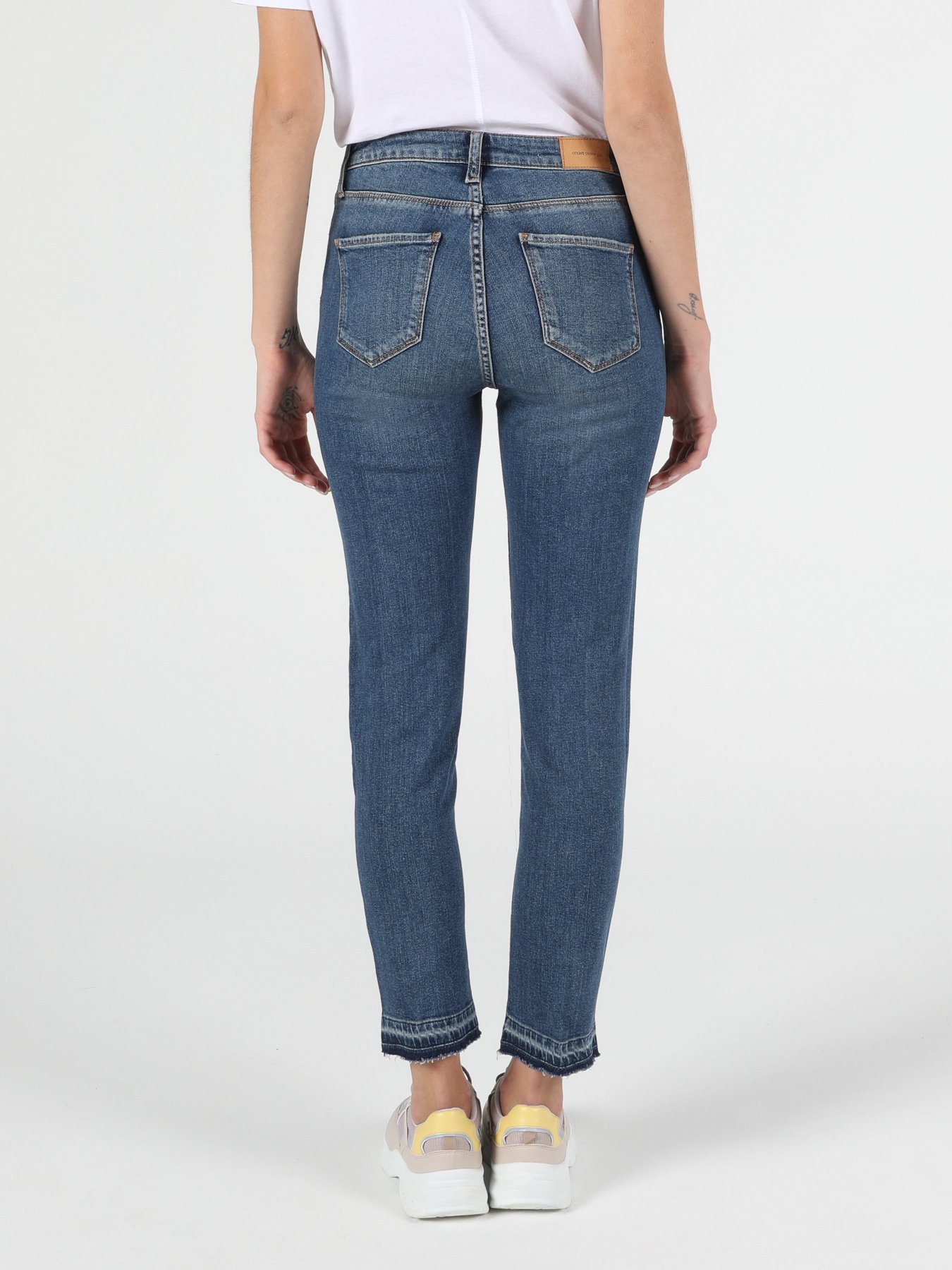 Зауженные джинсы Colin’s 703 Carla модель CL1051957DN41119 Фото