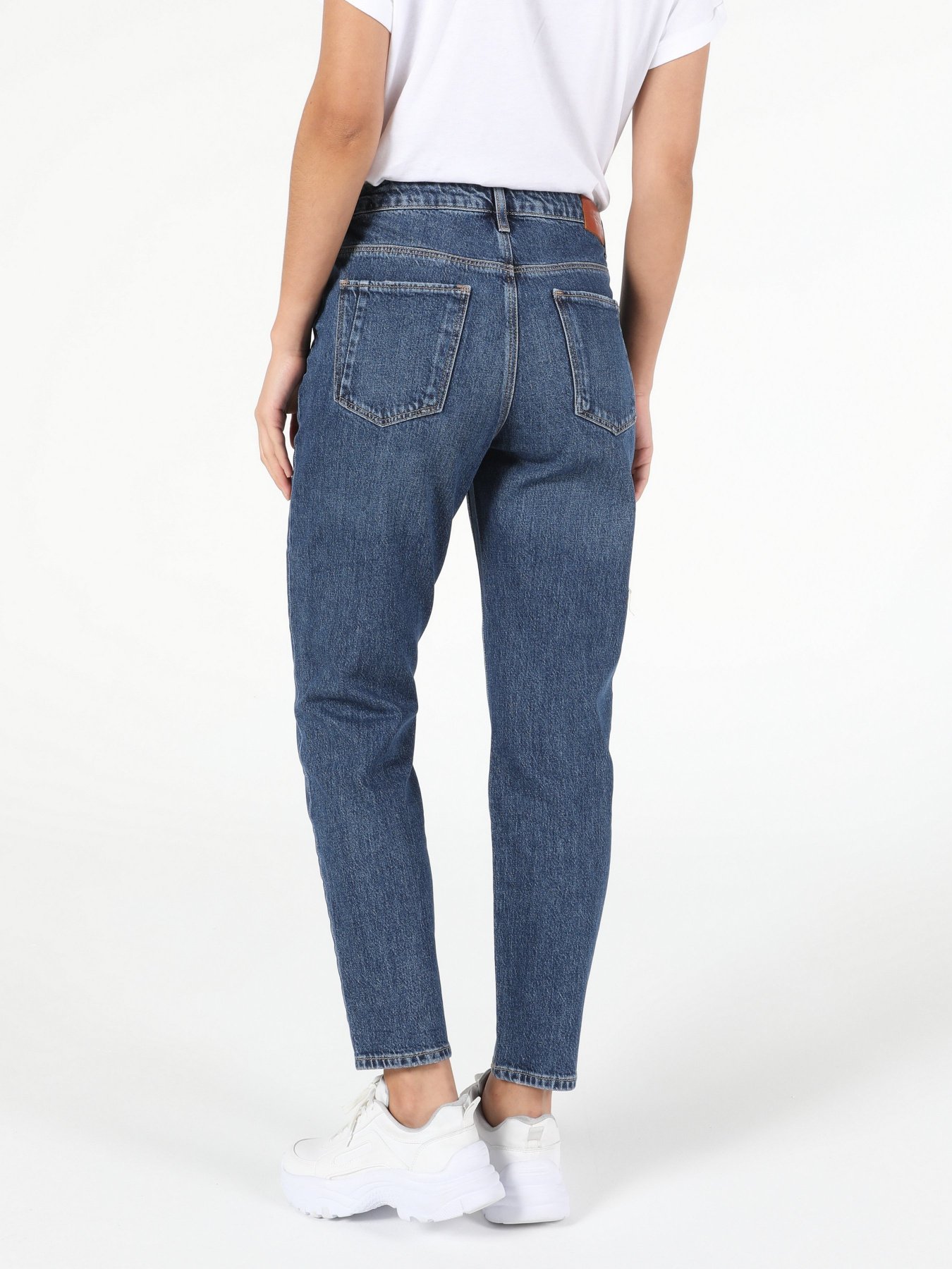 Джинсы мом Colin’s модель CL1053376DN41289 Джинсы мом Colin’s модель CL1053376DN41289 Фото