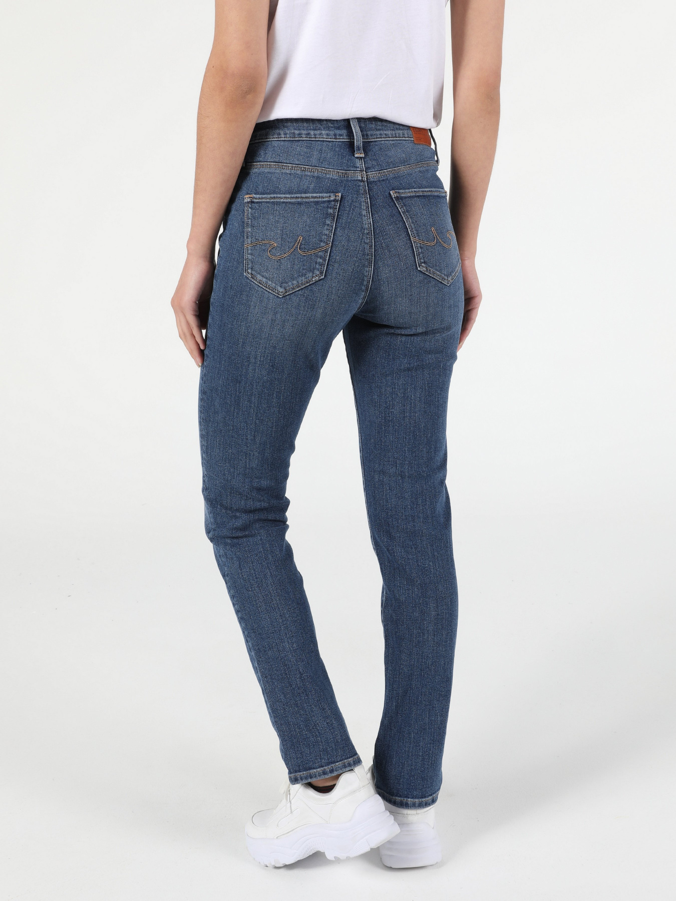 Прямые джинсы Colin’s 703 Carla модель CL1054495DN40738 Фото
