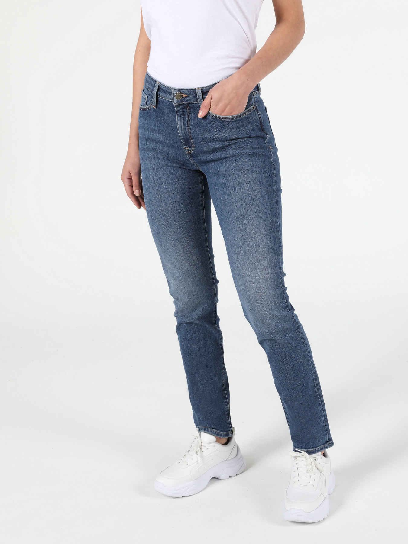 Прямые джинсы Colin’s 703 Carla модель CL1054495DN40738 Фото