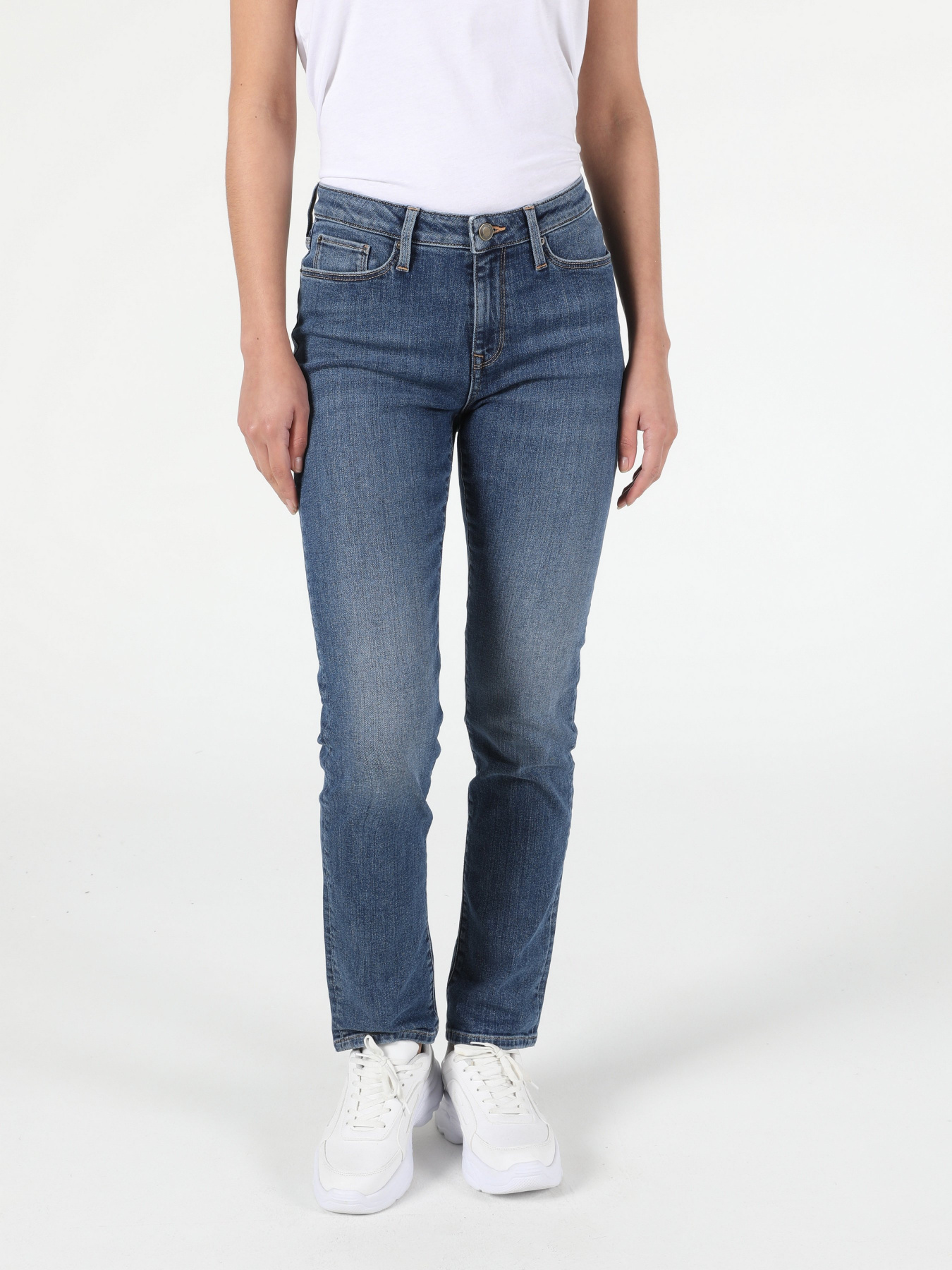 Прямые джинсы Colin’s 703 Carla модель CL1054495DN40738 Прямые джинсы Colin’s 703 Carla модель CL1054495DN40738 Фото