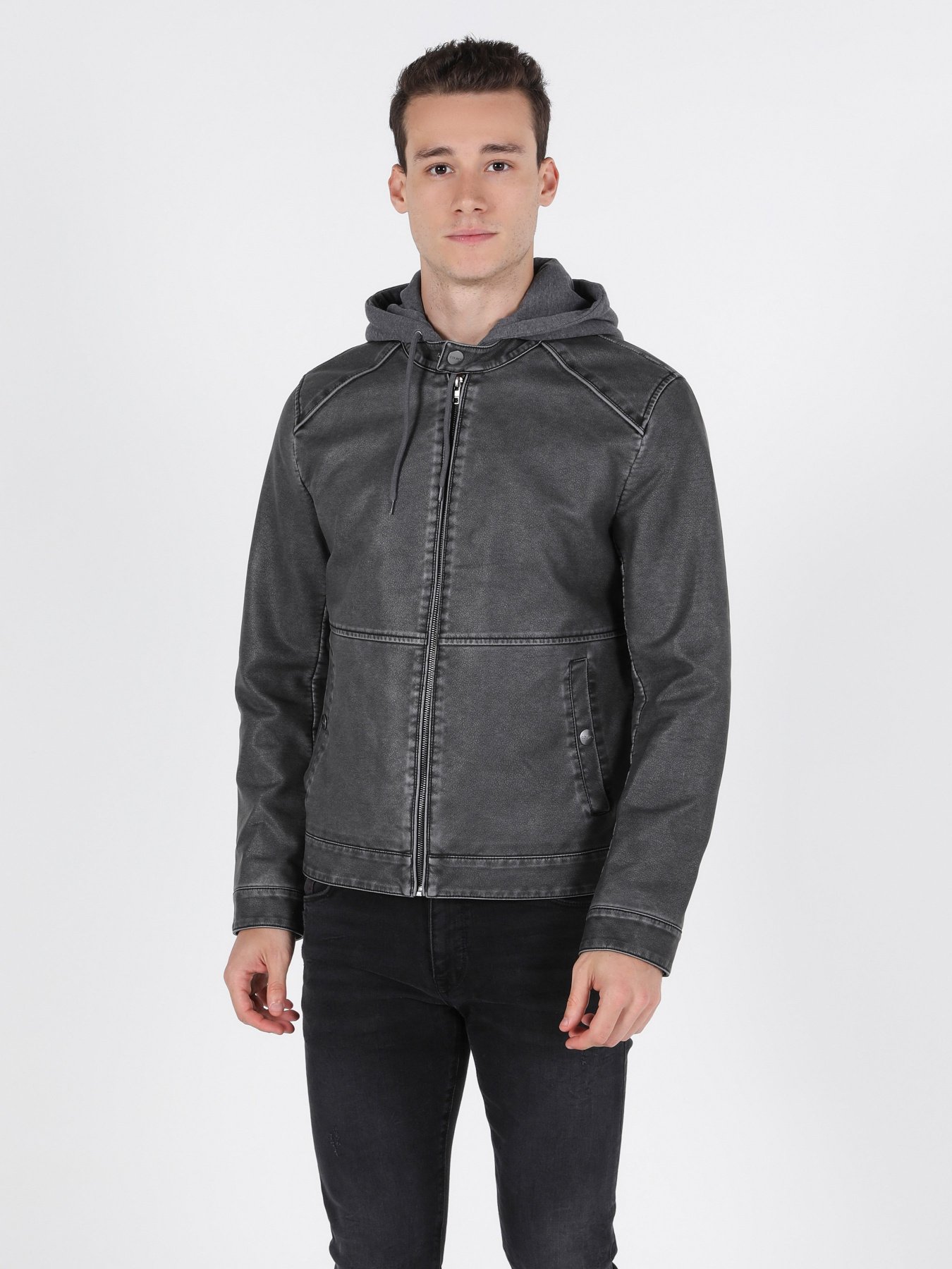 Демисезонная куртка Colin’s модель CL1047272GRA Фото