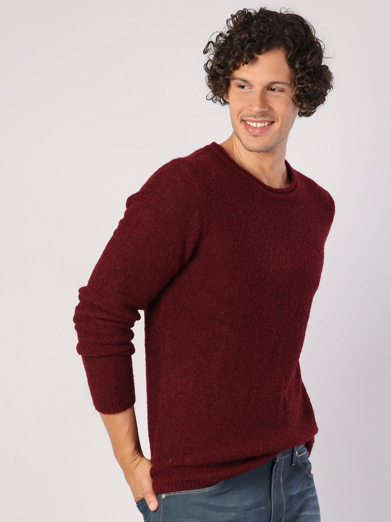 Джемпер Colin’s модель CL1036196BUR Джемпер Colin’s модель CL1036196BUR Фото