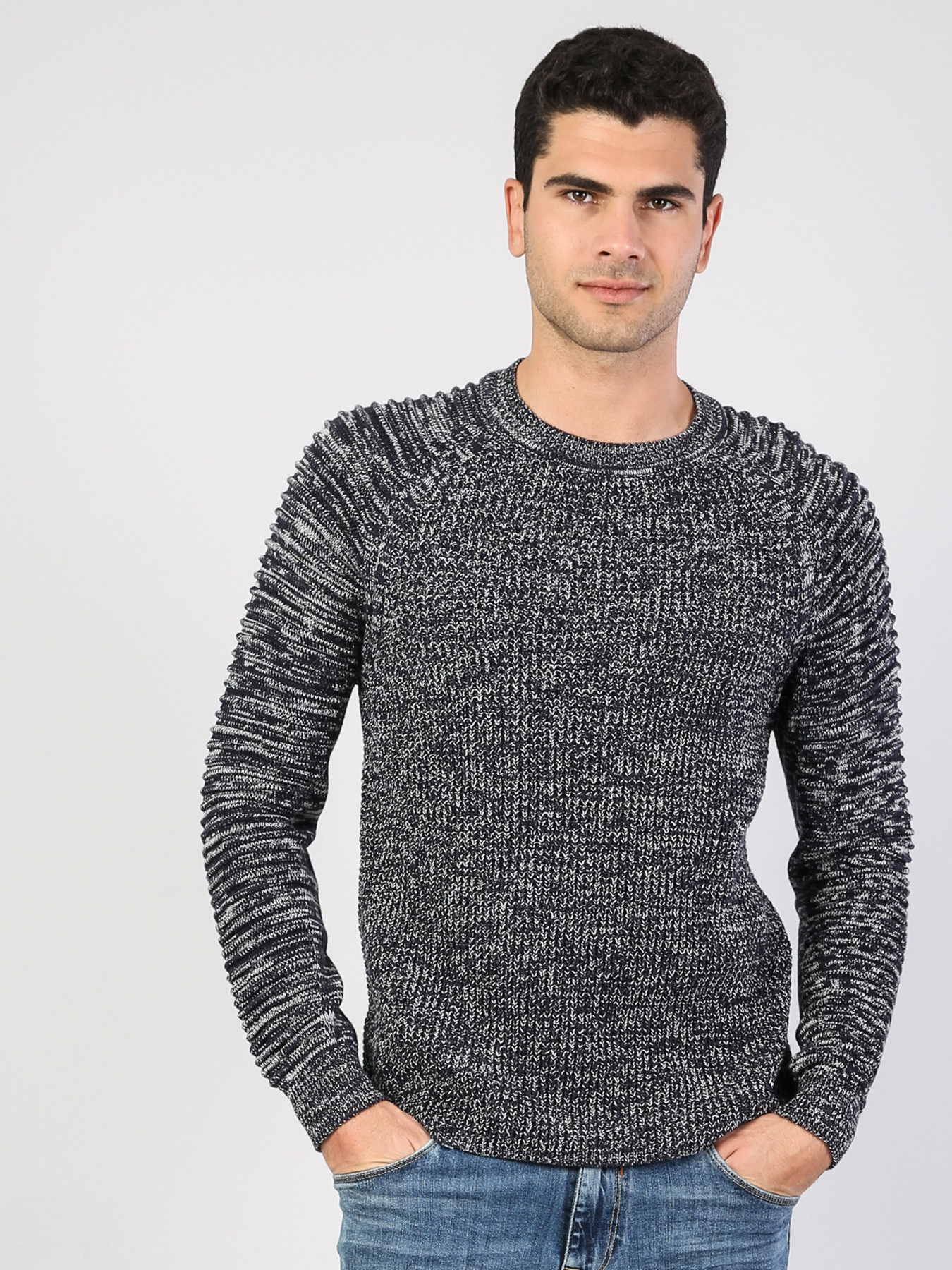 Свитер Colin’s модель CL1036350MNV Свитер Colin’s модель CL1036350MNV Фото