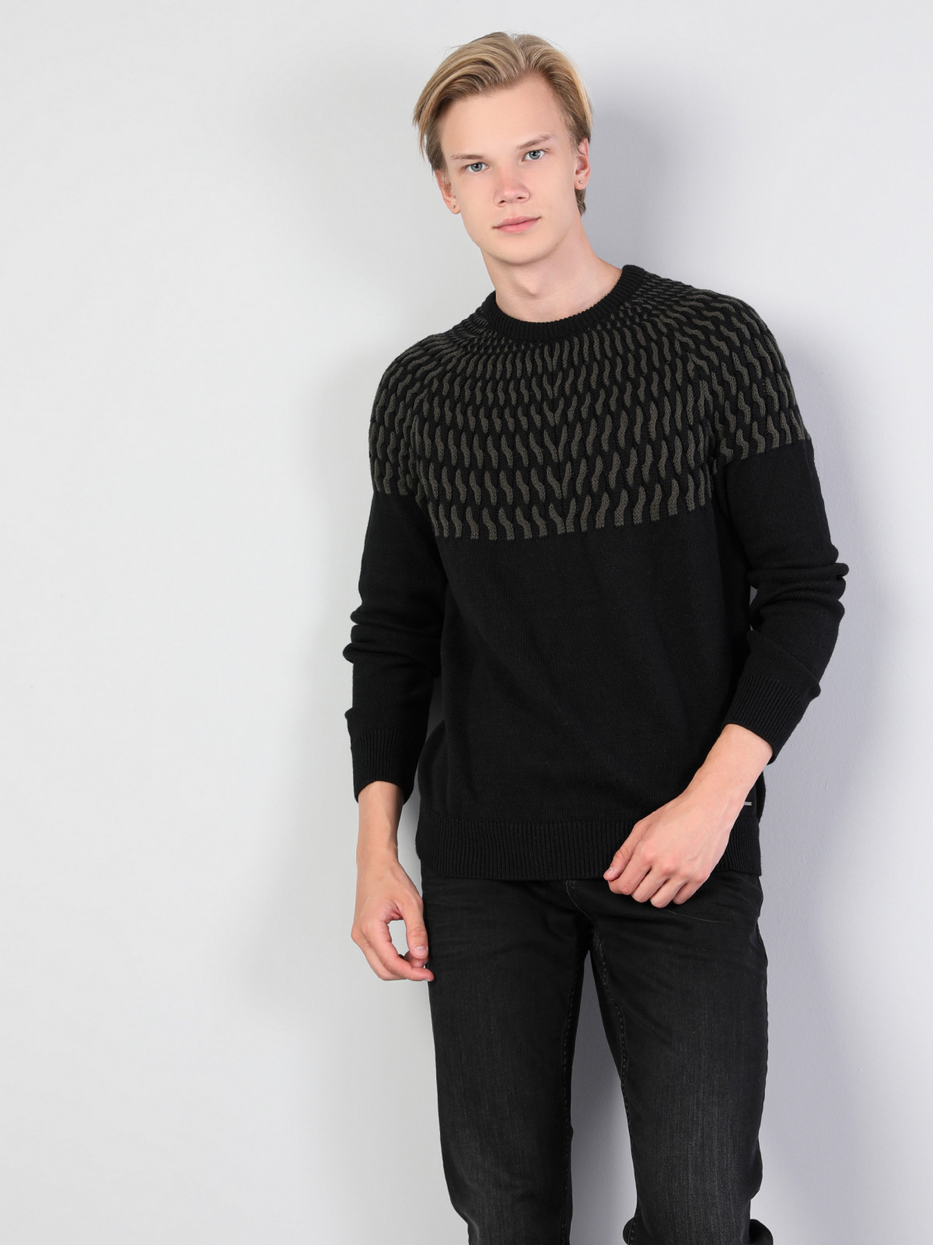 Джемпер Colin’s модель CL1045511BLK Фото