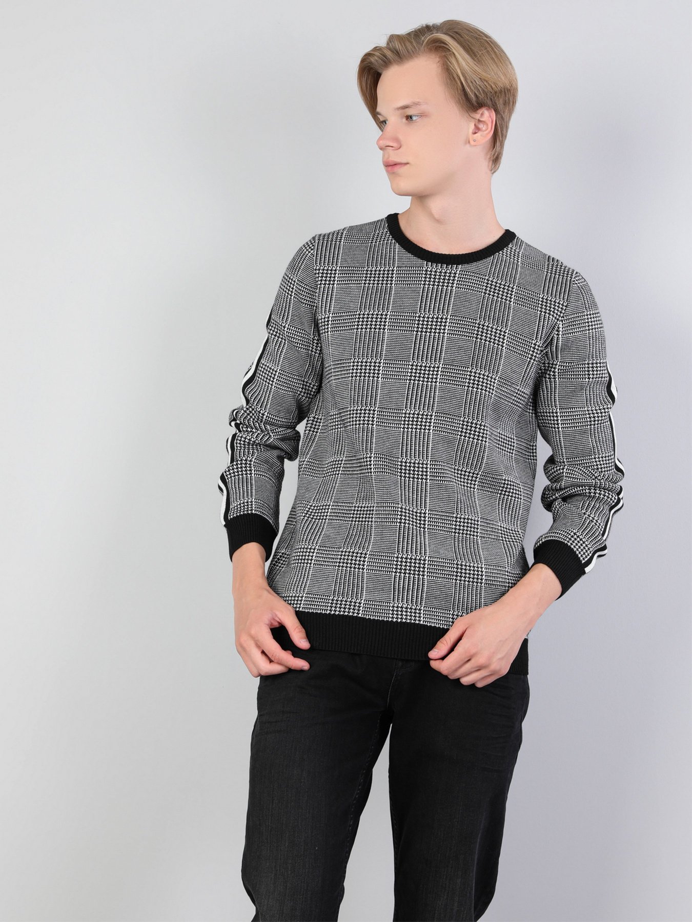 Джемпер Colin’s модель CL1045876BLK Фото