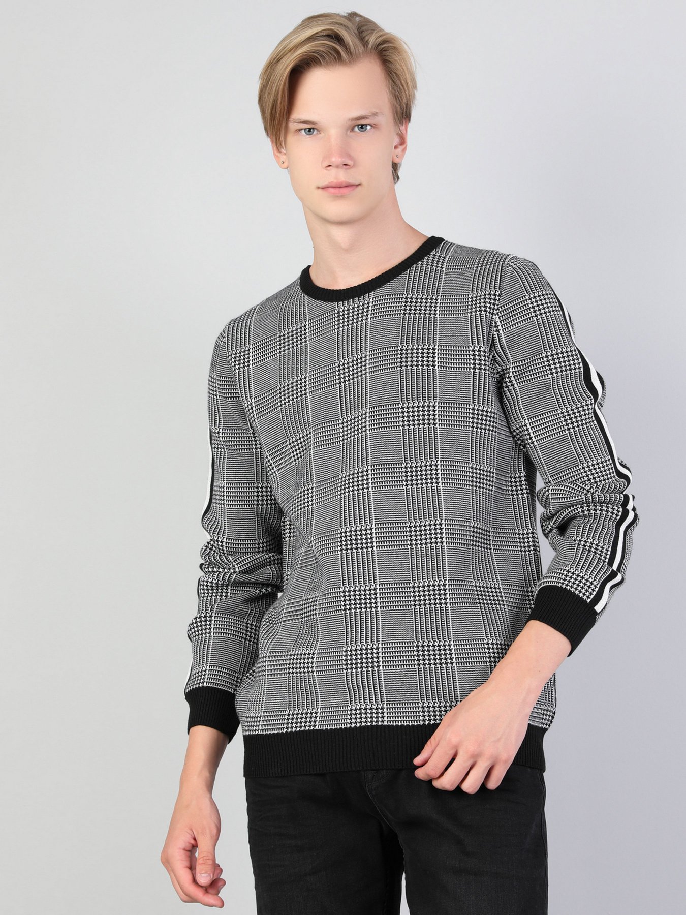 Джемпер Colin’s модель CL1045876BLK Фото