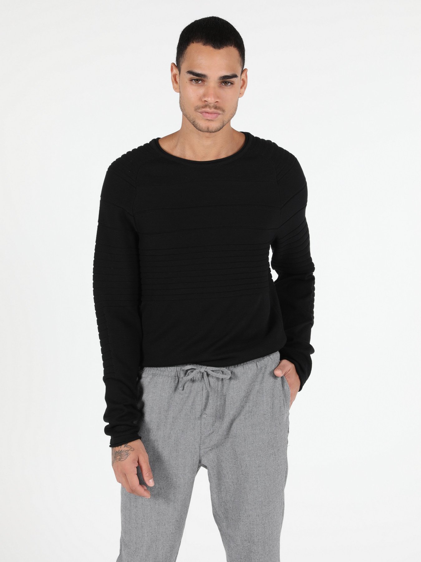 Свитер Colin’s модель CL1050729BLK Фото