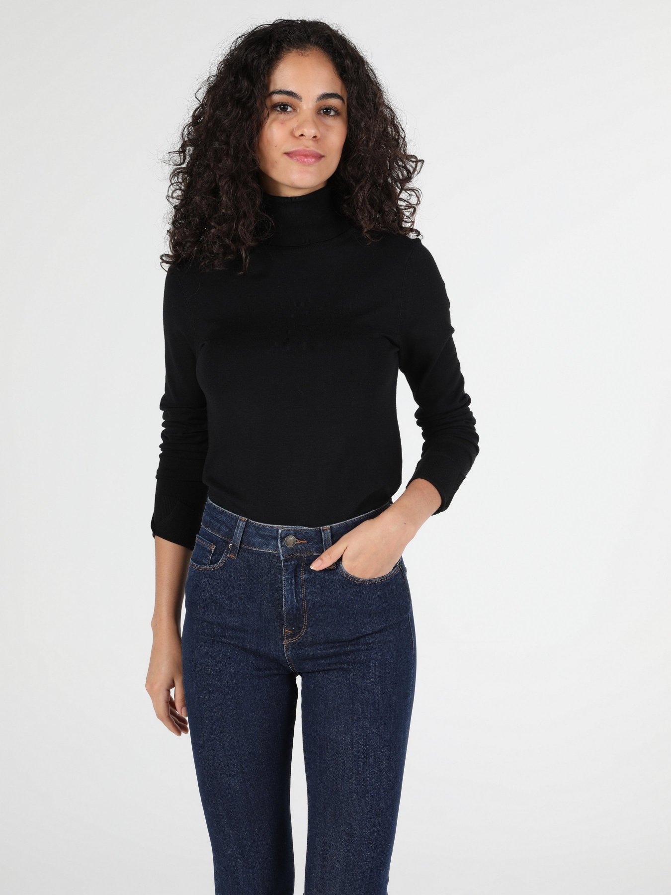 Водолазка Colin’s модель CL1051087BLK Водолазка Colin’s модель CL1051087BLK Фото