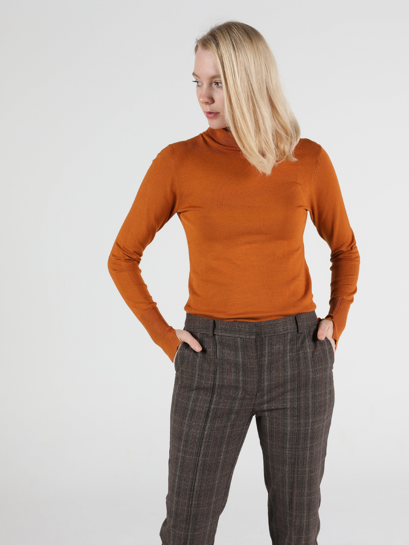 Водолазка Colin’s модель CL1051087COR Фото