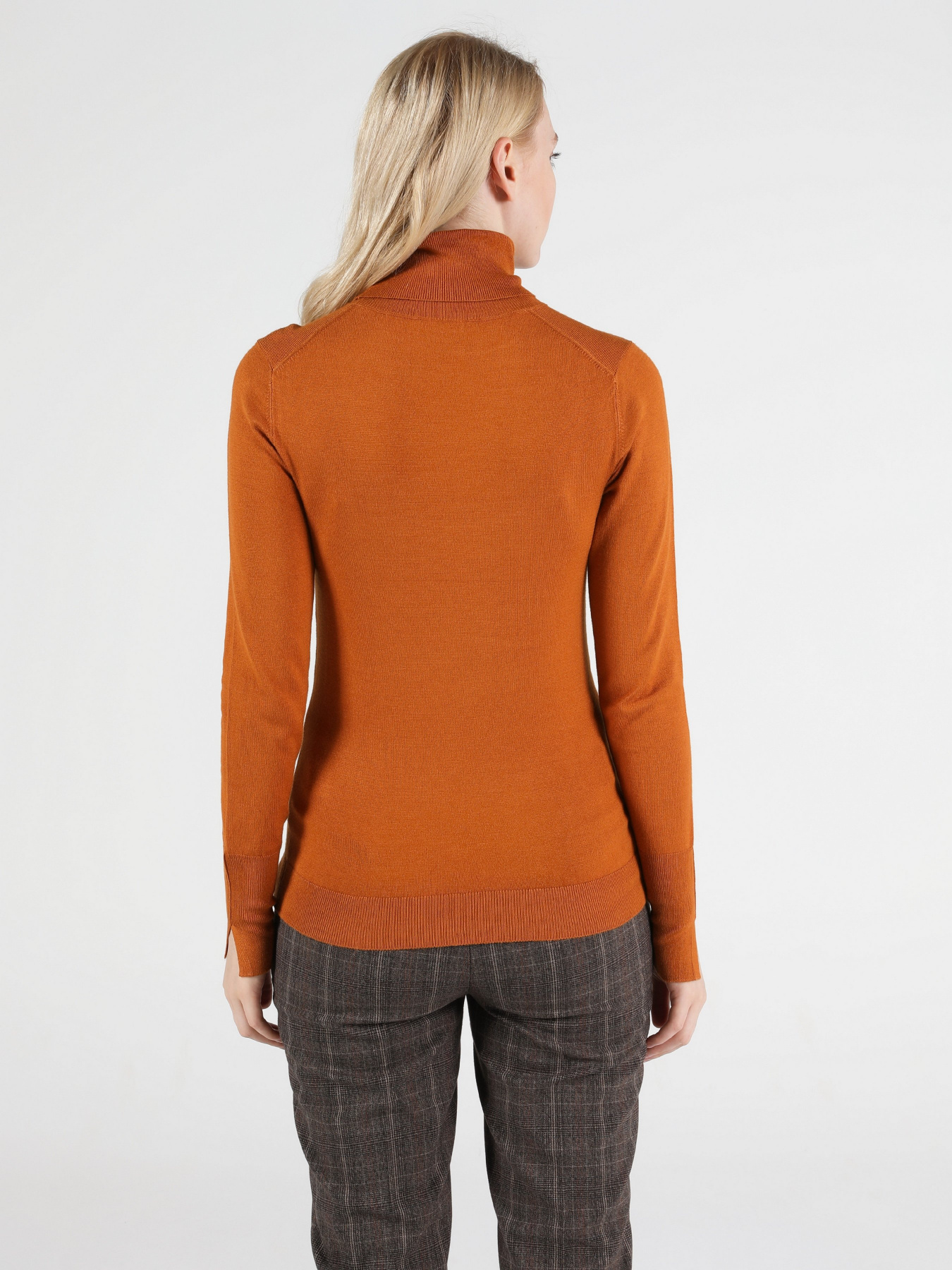 Водолазка Colin’s модель CL1051087COR Водолазка Colin’s модель CL1051087COR Фото