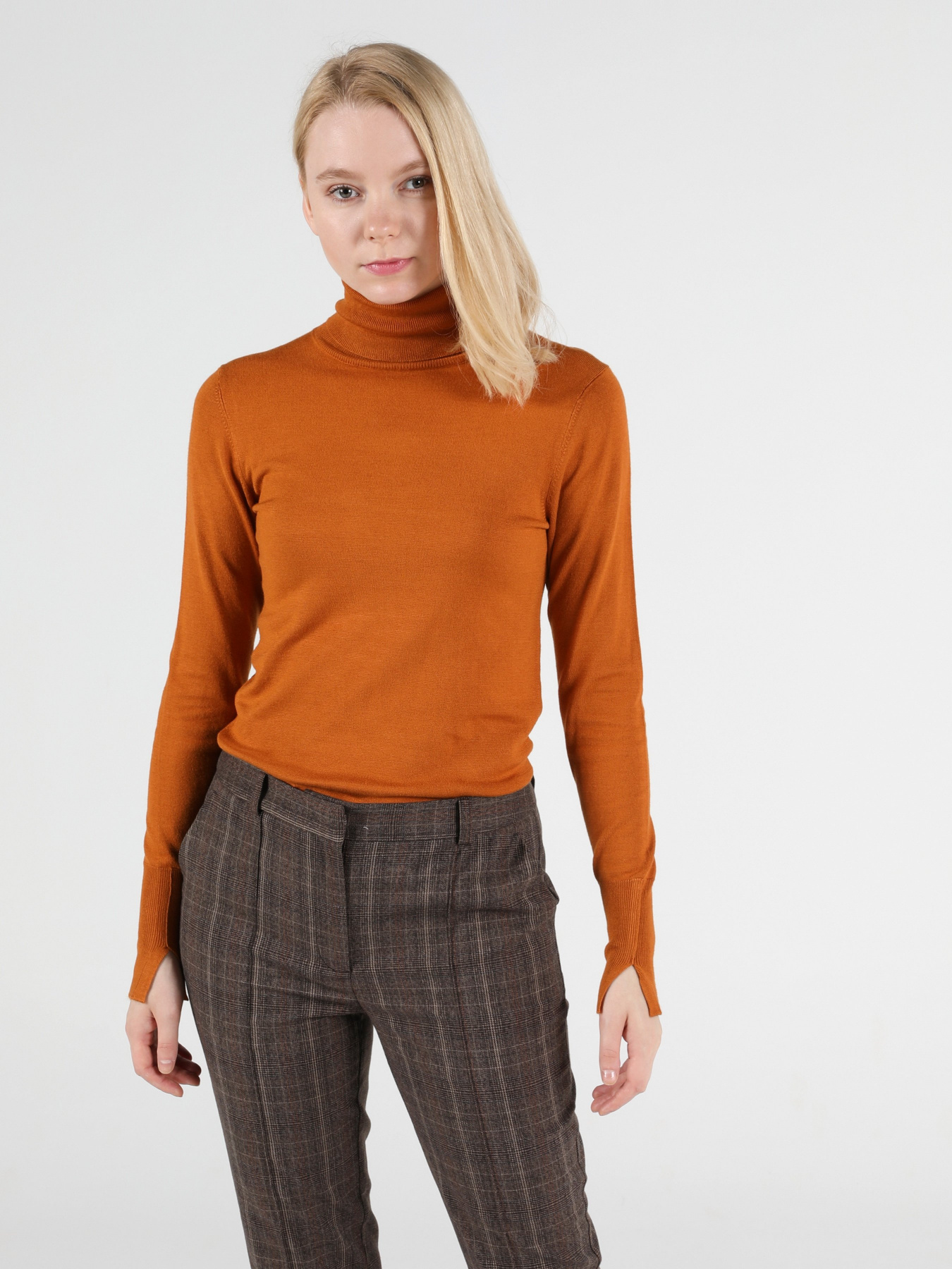 Водолазка Colin’s модель CL1051087COR Водолазка Colin’s модель CL1051087COR Фото