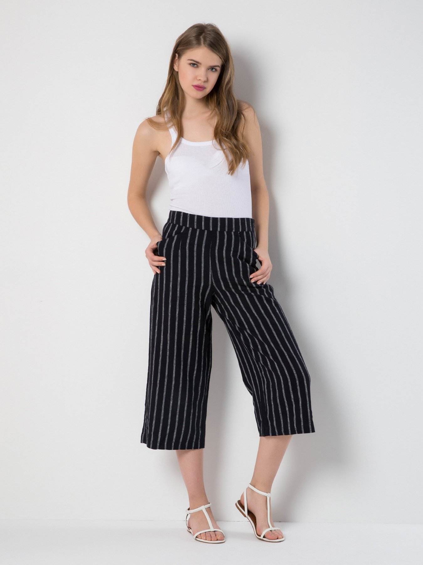 Майка для дома Colin’s модель CL1027017WHT Фото