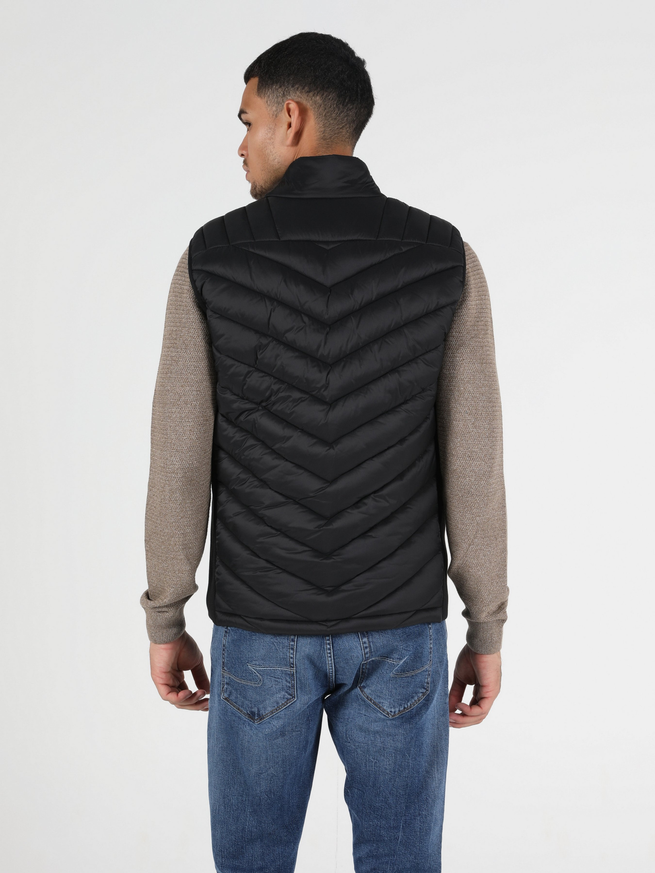 Жилет Colin’s модель CL1045390BLK Фото