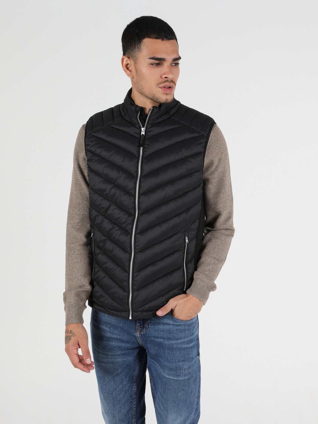 Жилет Colin’s модель CL1045390BLK Фото