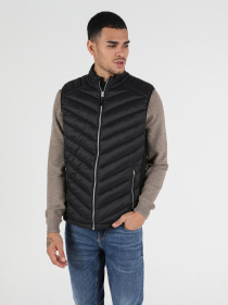 Жилет Colin’s модель CL1045390BLK Фото