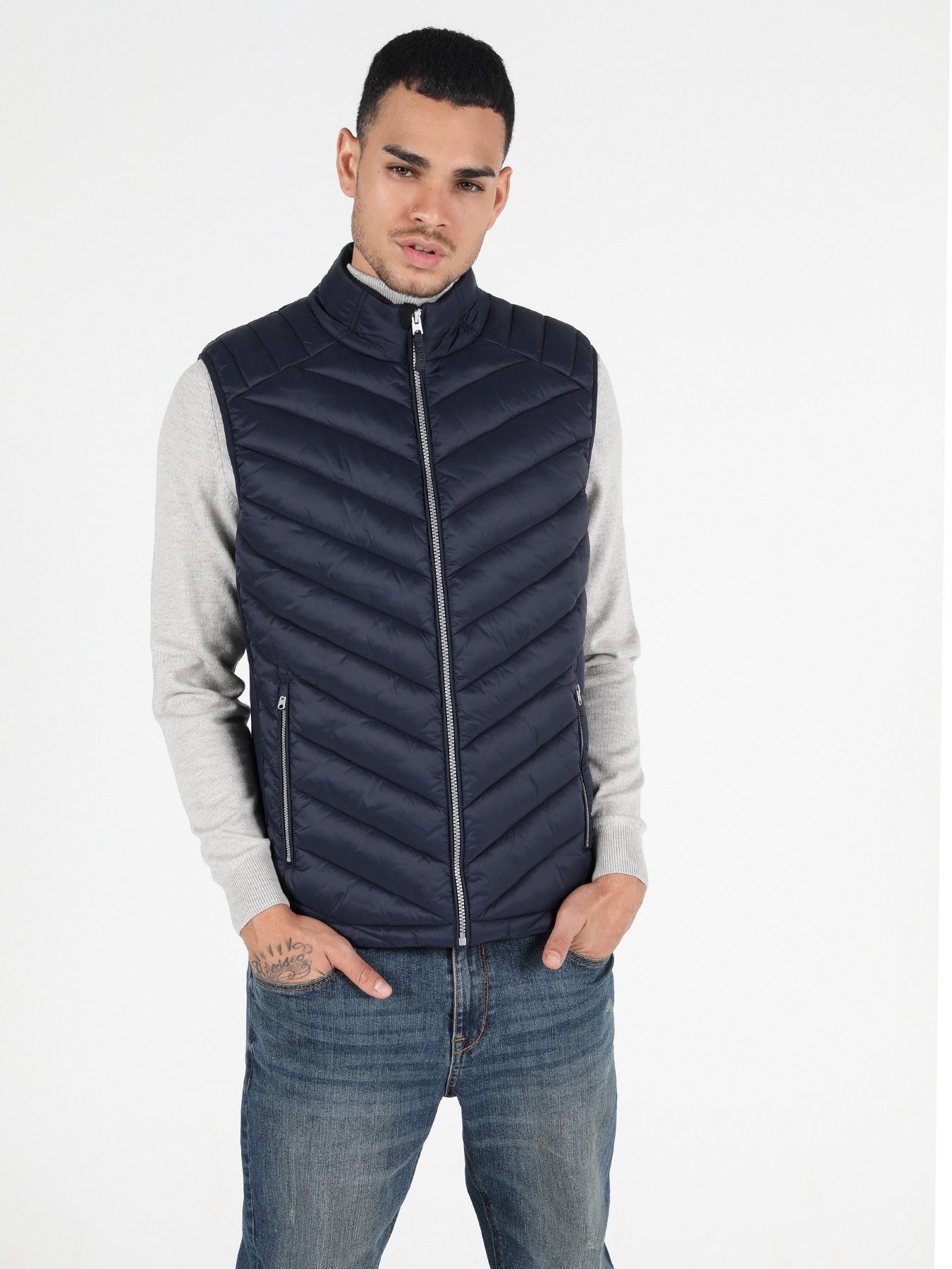 Утеплений жилет Colin’s модель CL1045390DNV Фото