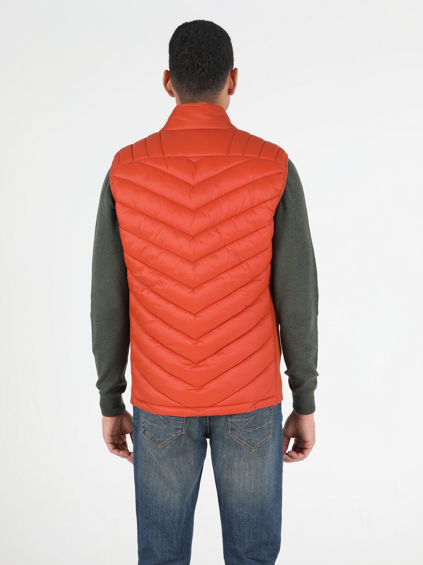 Жилет с утеплителем Colin’s модель CL1045390ORA Фото