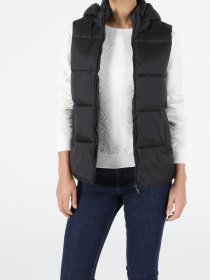 Жилет Colin’s модель CL1050301BLK Жилет Colin’s модель CL1050301BLK Фото