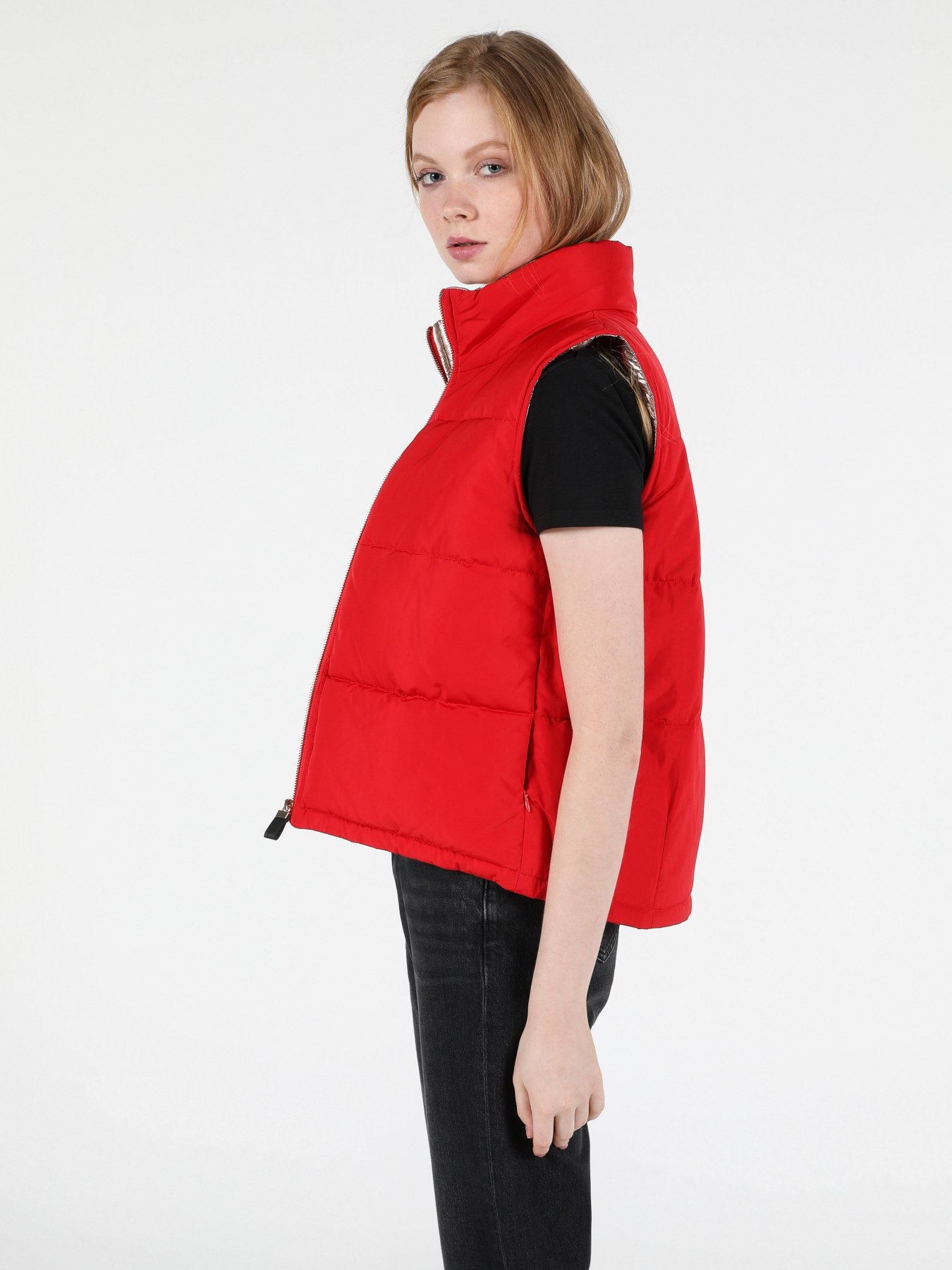 Жилет Colin’s модель CL1051064RED Жилет Colin’s модель CL1051064RED Фото