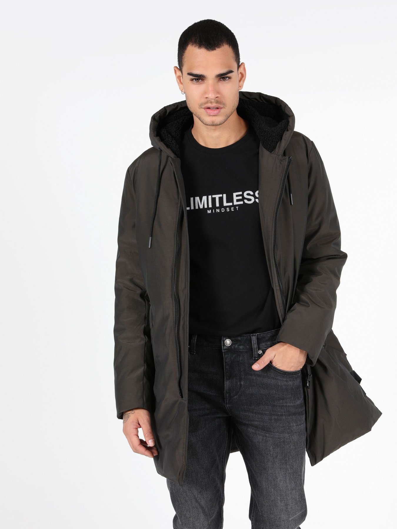 Демісезонна куртка Colin’s модель CL1051118DKH Фото