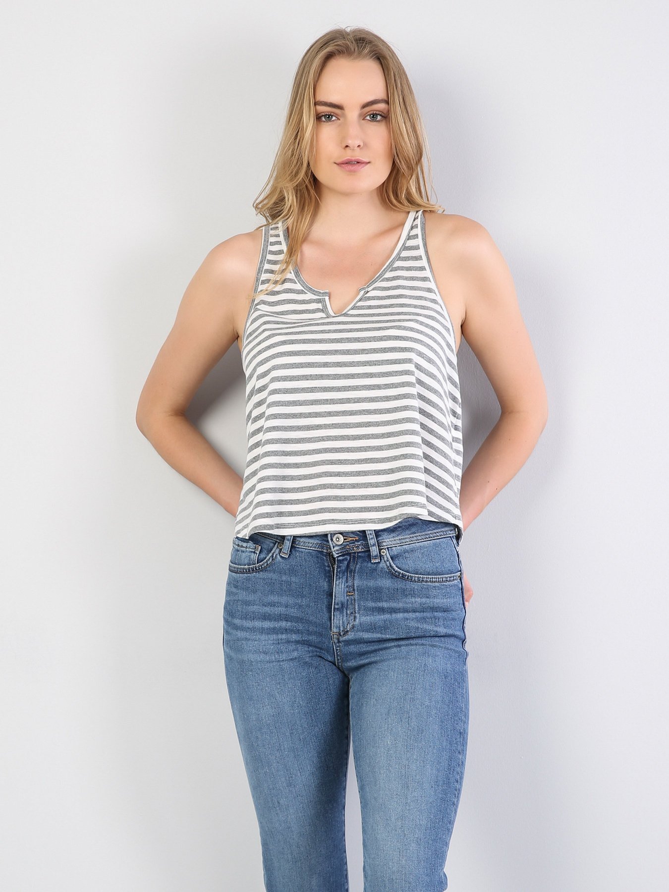 Майка для дома Colin’s модель CL1033624MGA Фото