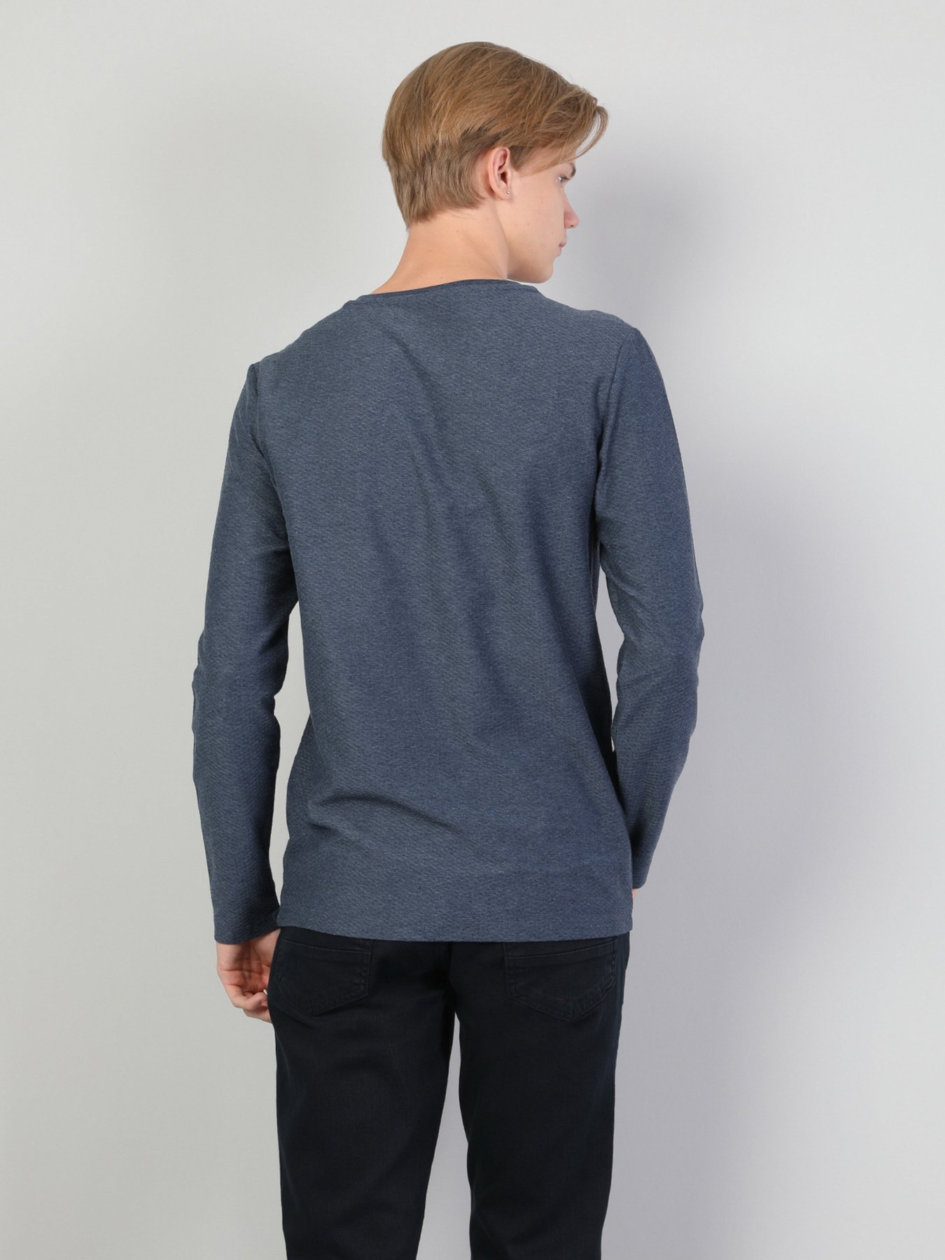 Лонгслив Colin’s модель CL1045419INN Фото