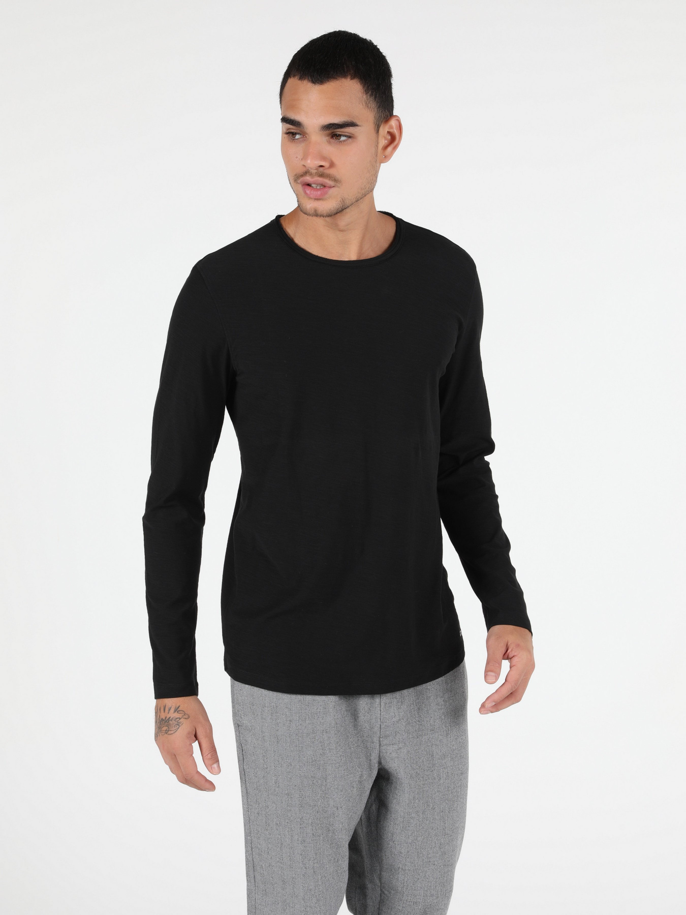 Лонгслив Colin’s модель CL1051133BLK Фото