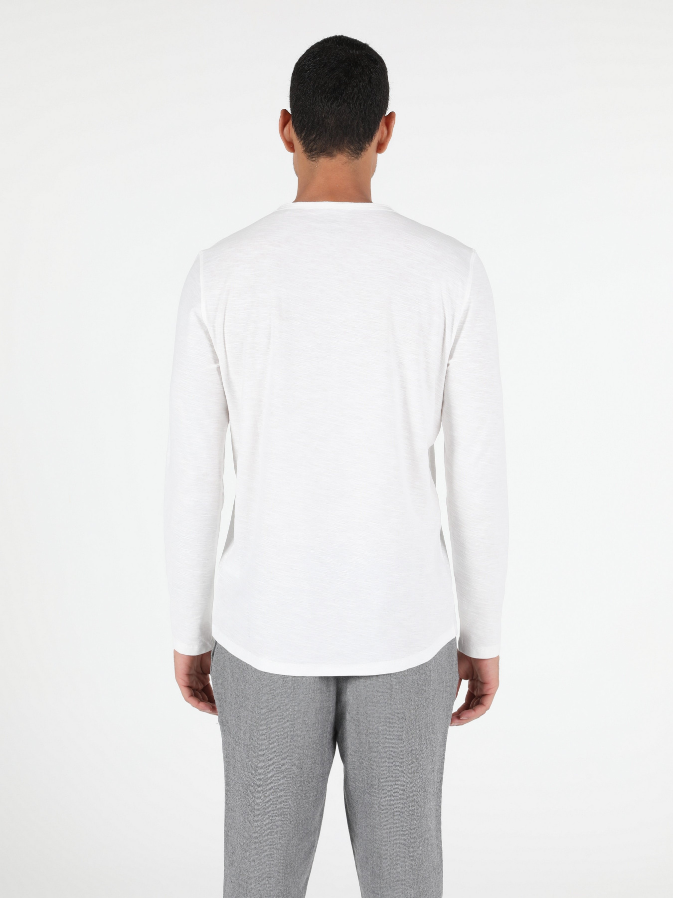 Лонгслив Colin’s модель CL1051133OFW Фото