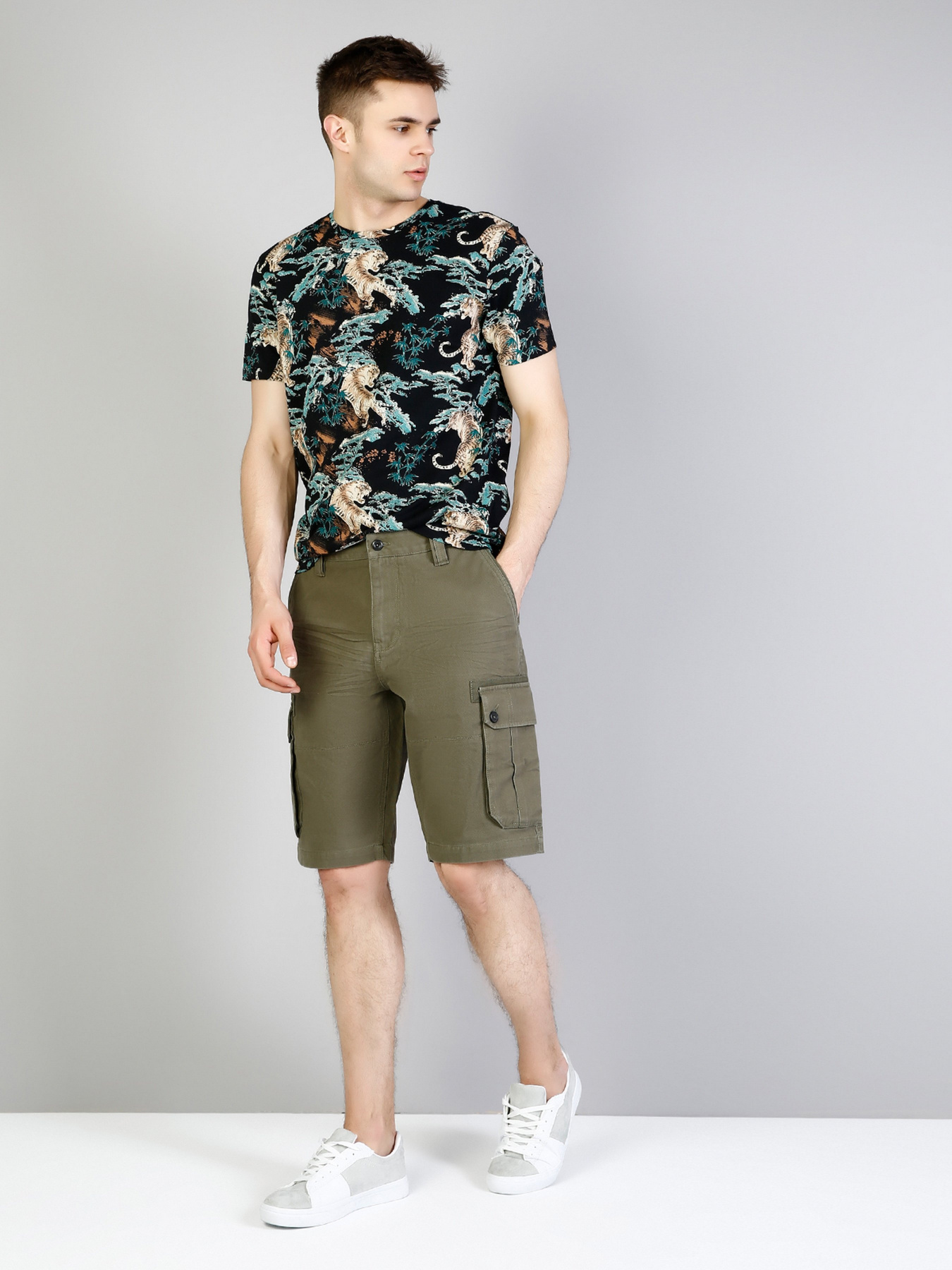 Повседневные шорты Colin’s модель CL1032554KHA Фото