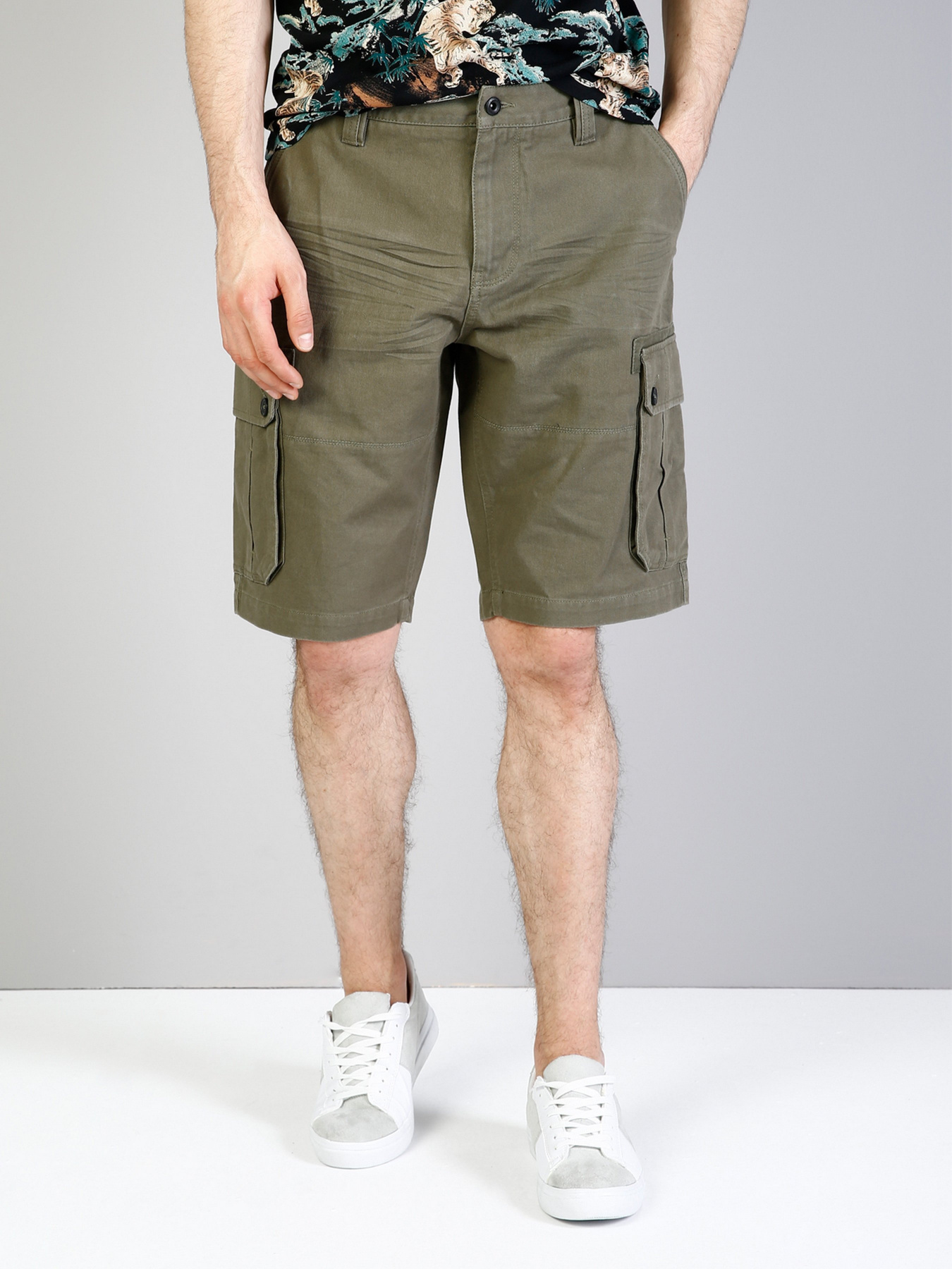 Повседневные шорты Colin’s модель CL1032554KHA Фото