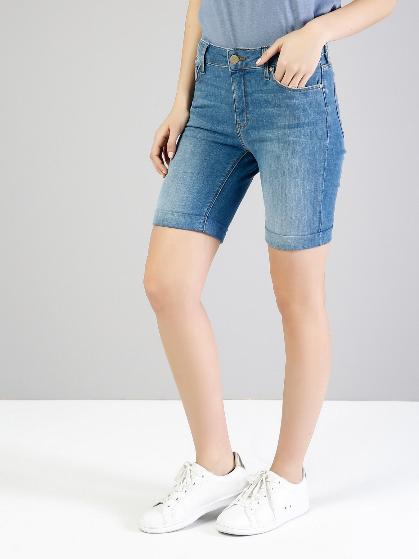 Шорты джинсовые Colin’s модель CL1036043DN05325 Фото