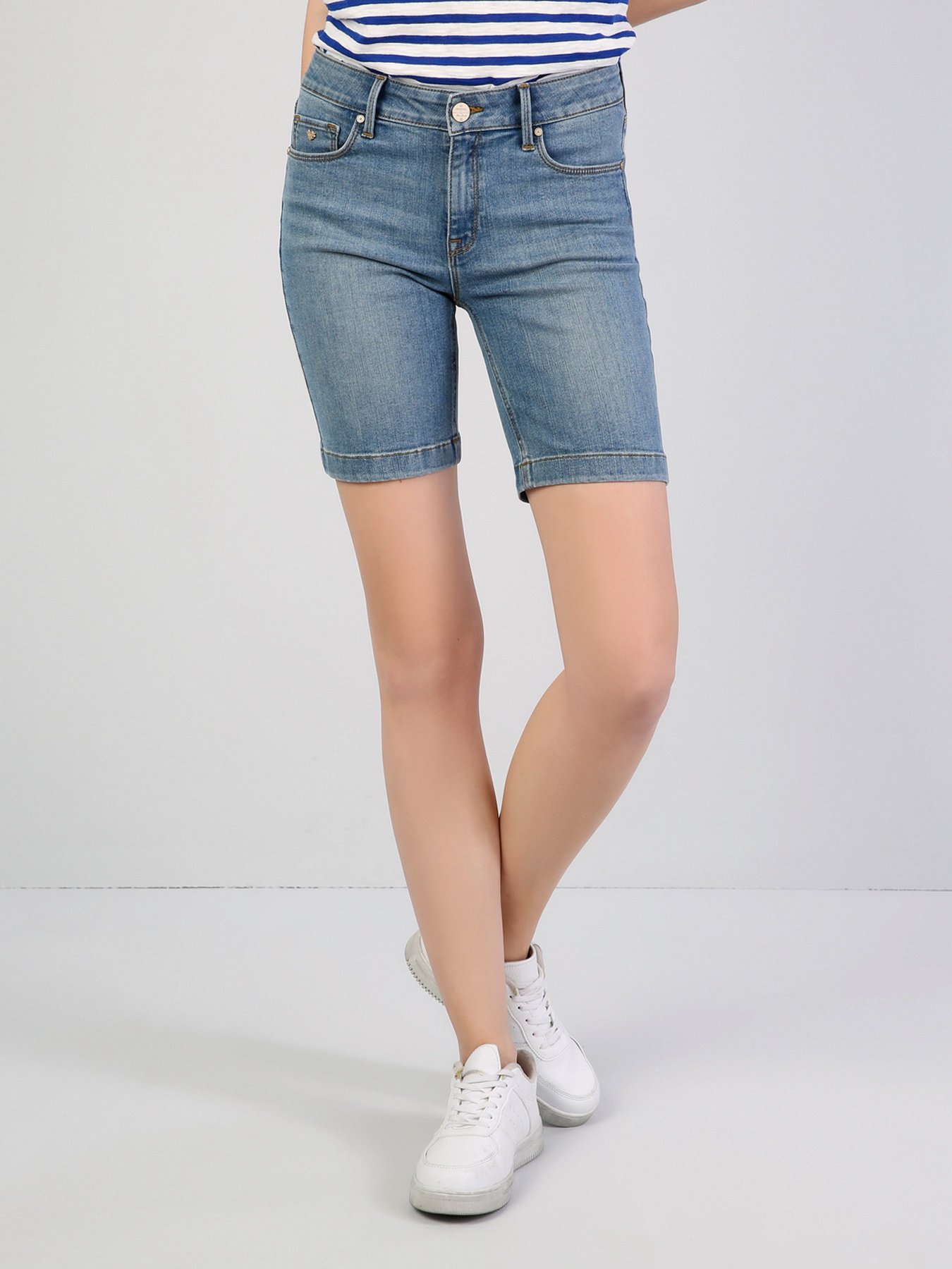 Шорты джинсовые Colin’s модель CL1036045DN05326 Фото