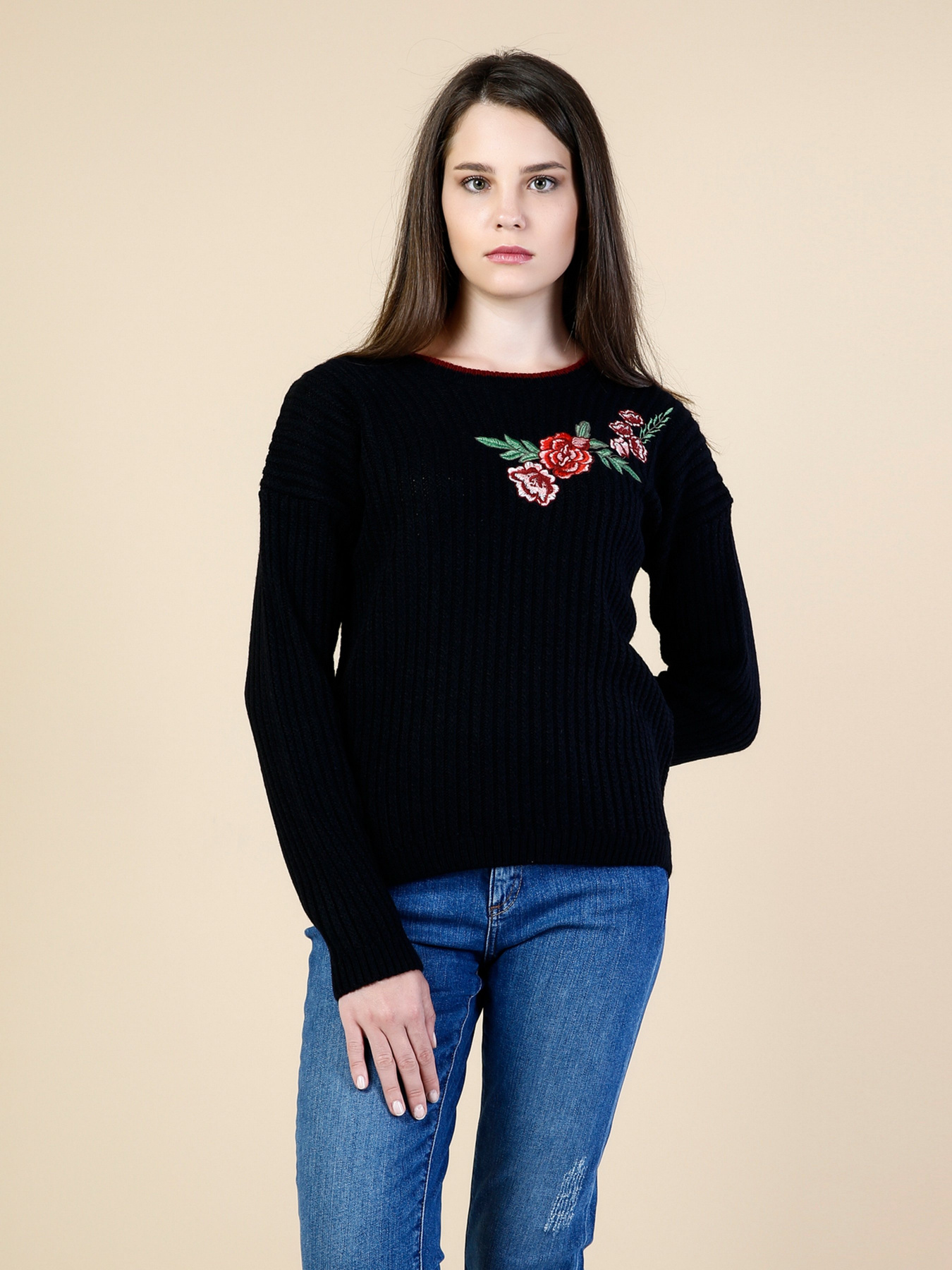 Свитер Colin’s модель CL1030494BLK Свитер Colin’s модель CL1030494BLK Фото