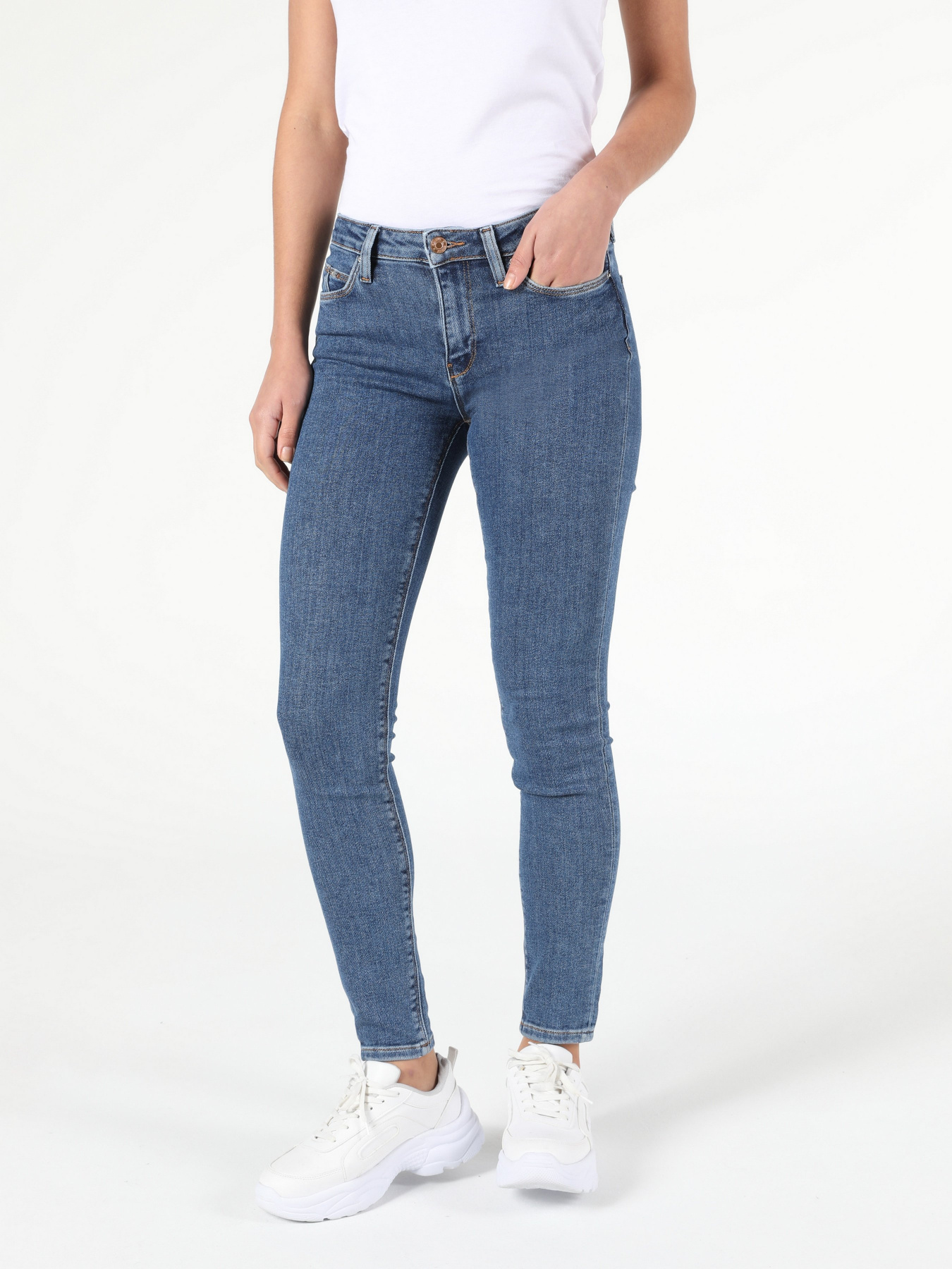 Джинсы Colin’s модель CL1052807DN41092 Джинсы Colin’s модель CL1052807DN41092 Фото