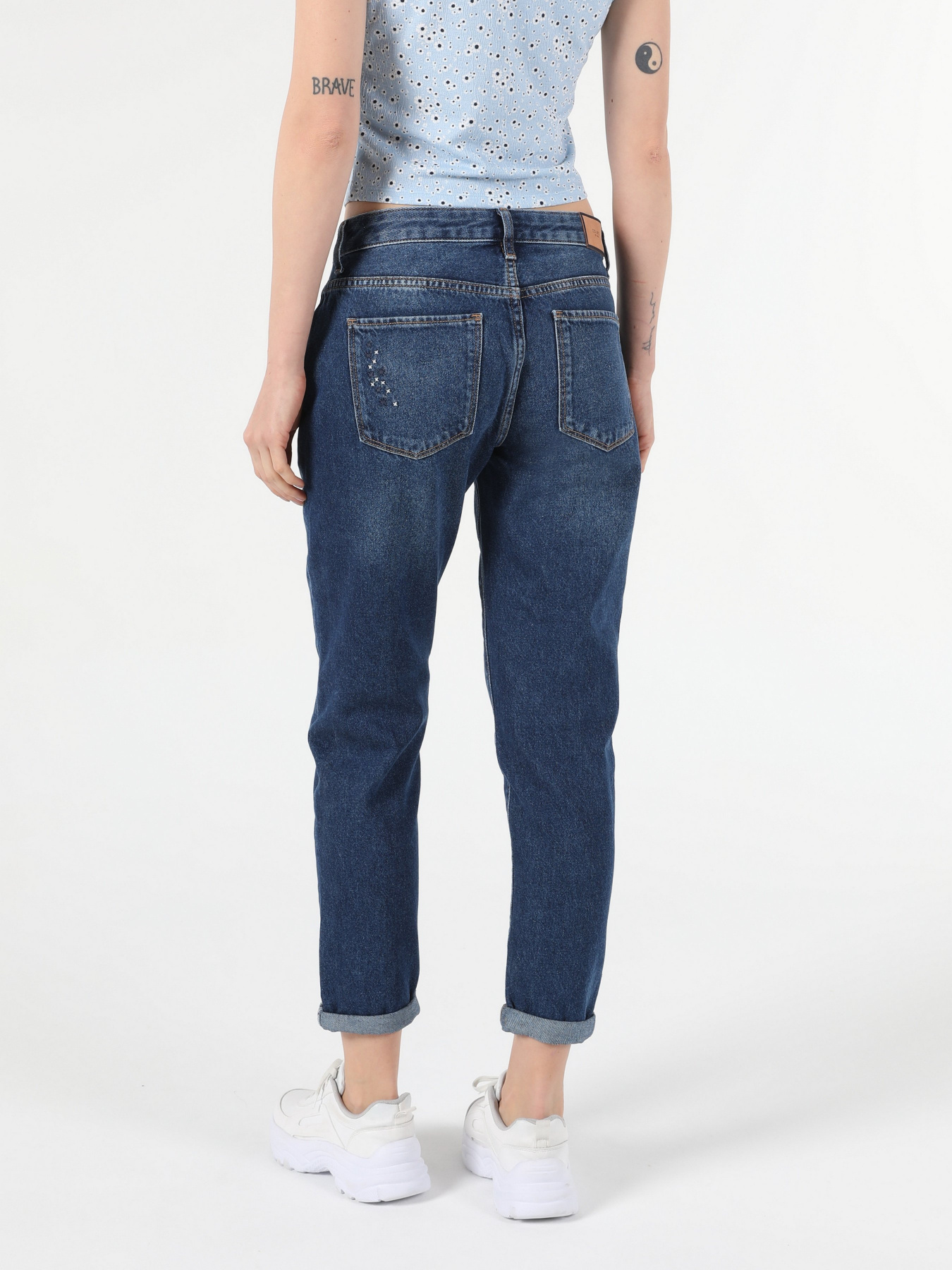 Бойфренды Colin’s 893 Julia модель CL1054607DN05801 Фото